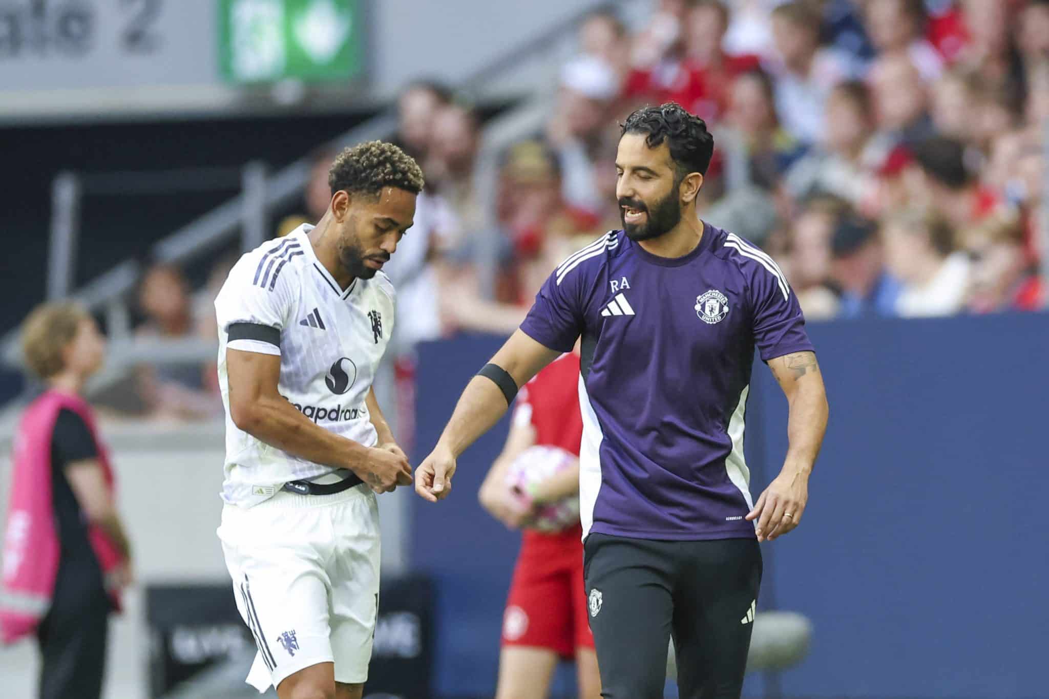 Matheus Cunha recebe instru&ccedil;&otilde;es de Ruben Amorim