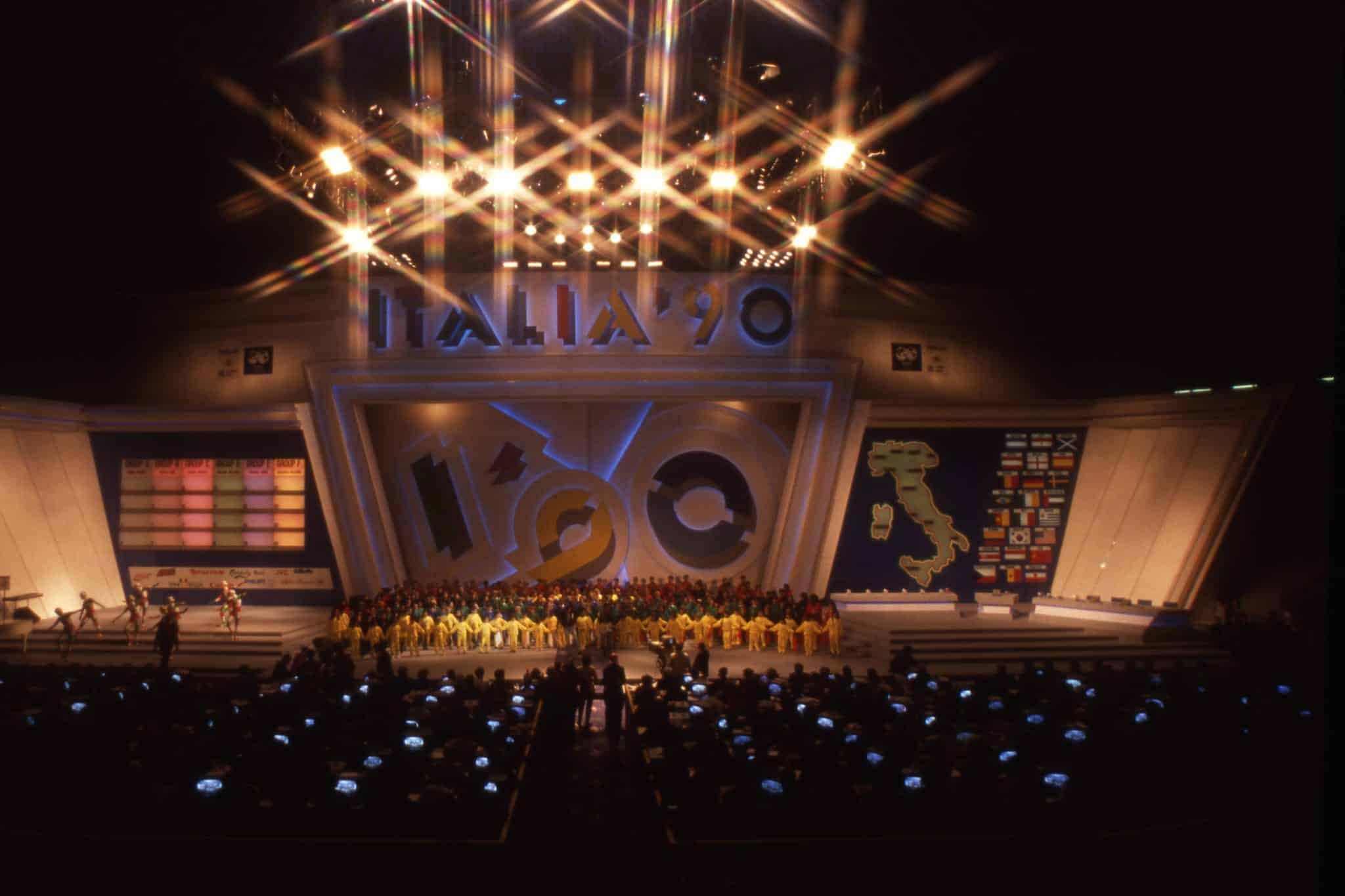 Palco do sorteio de 1990, na It&aacute;lia
