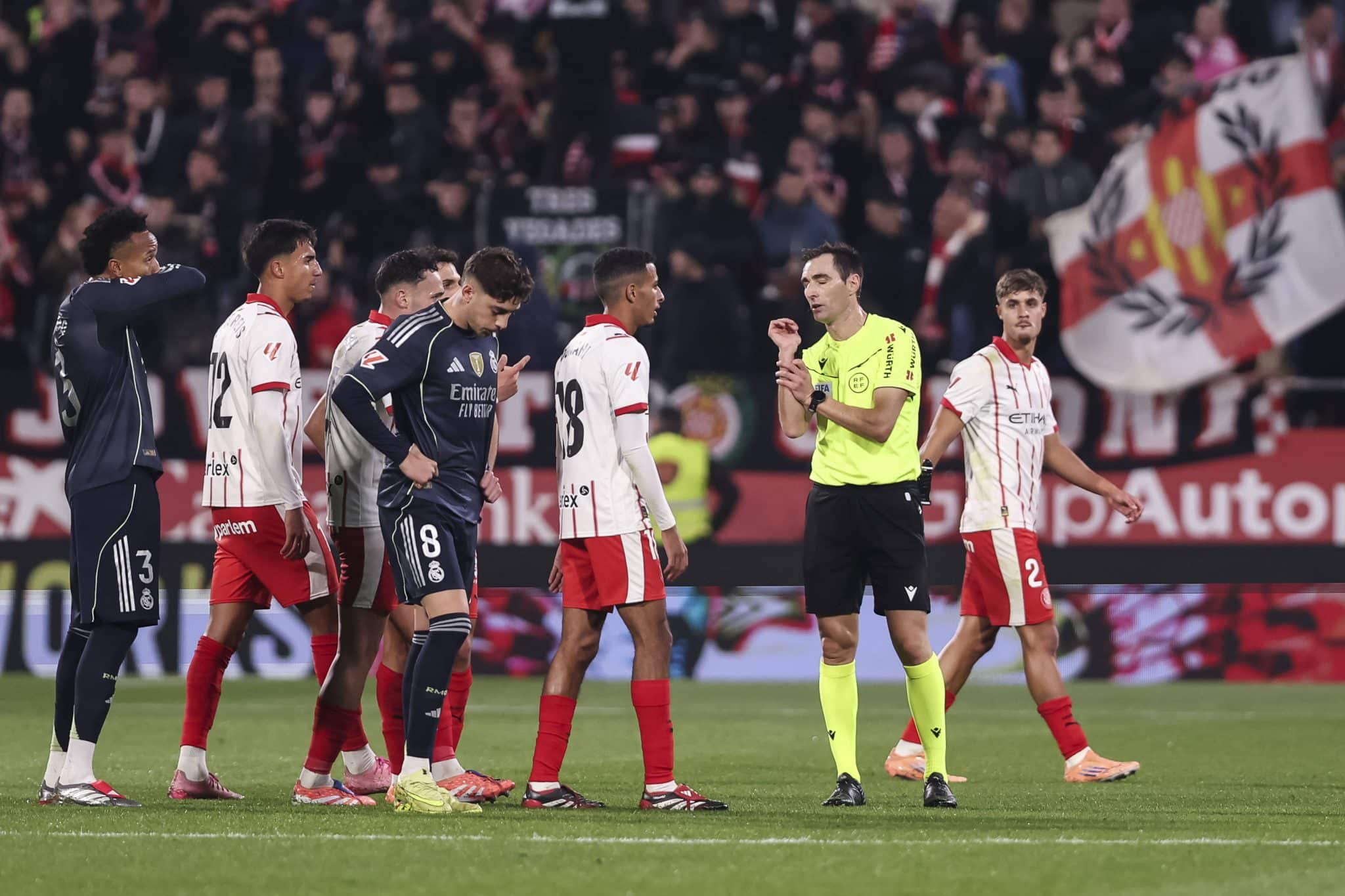 Ricardo De Burgos durante Girona x Real Madrid (Foto: Imago)
