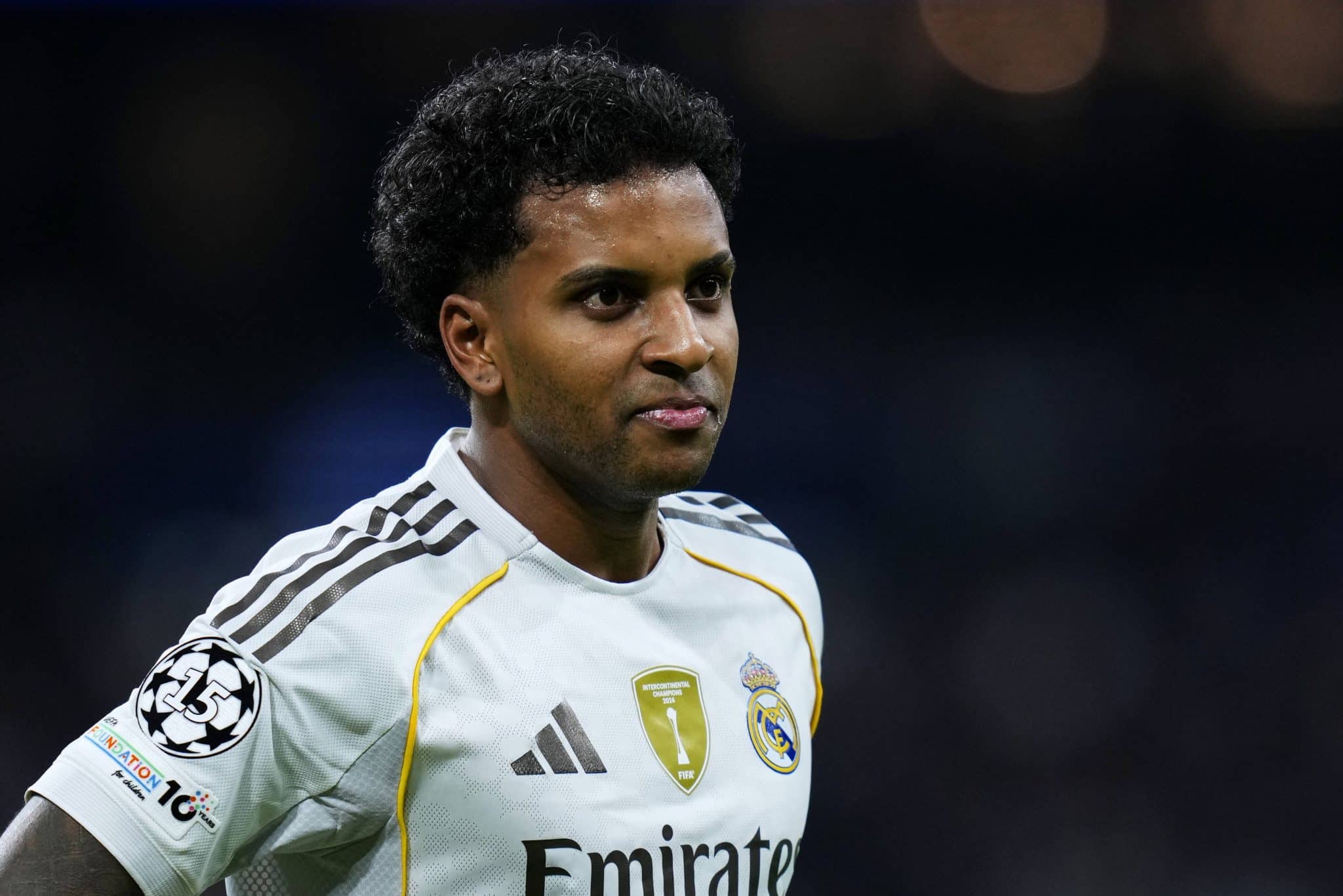 Rodrygo tenta salvar Xabi Alonso, mas Manchester City mergulha Real Madrid na incerteza