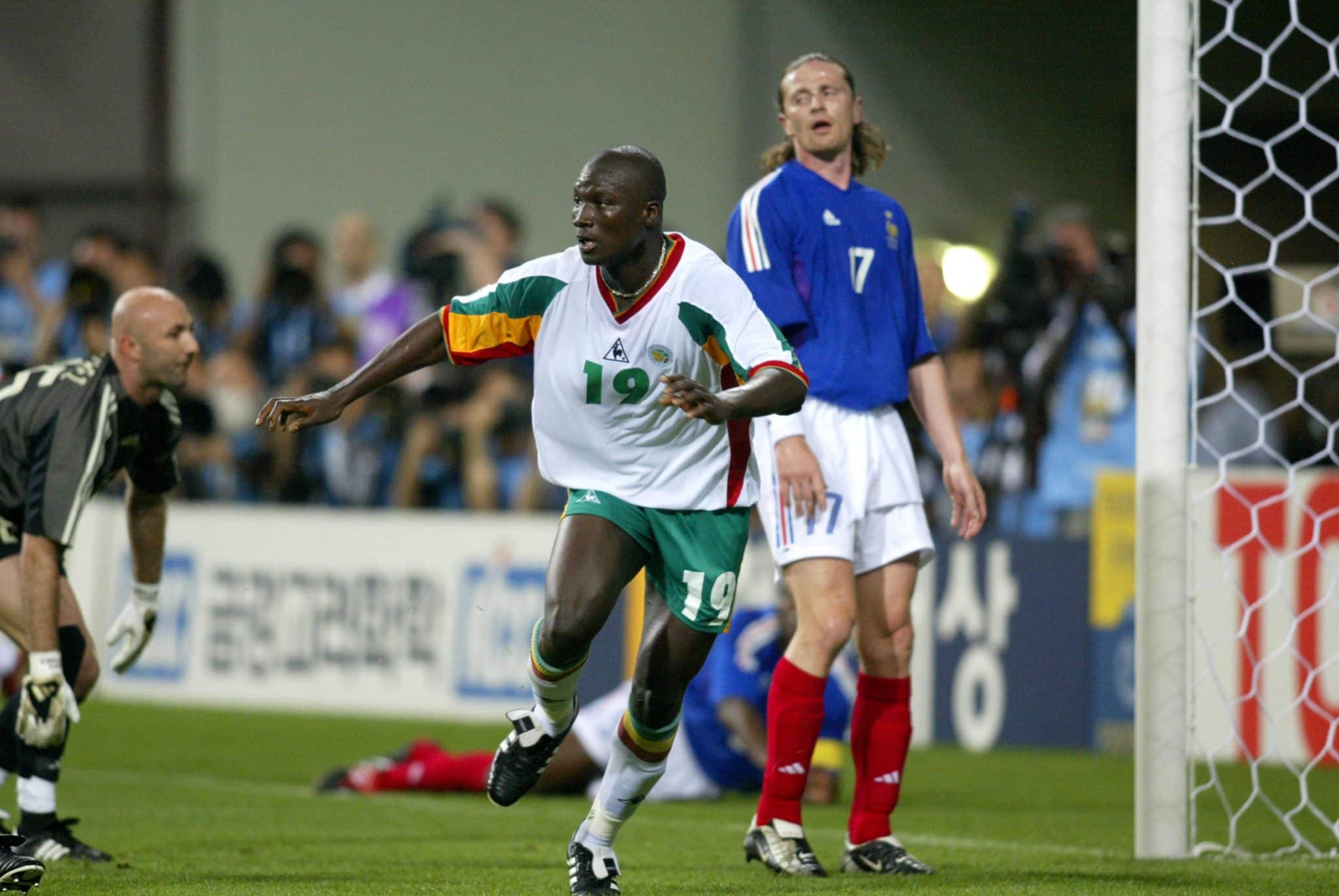 Senegal vence Fran&ccedil;a na estreia da Copa do Mundo de 2002 (Foto: Imago)