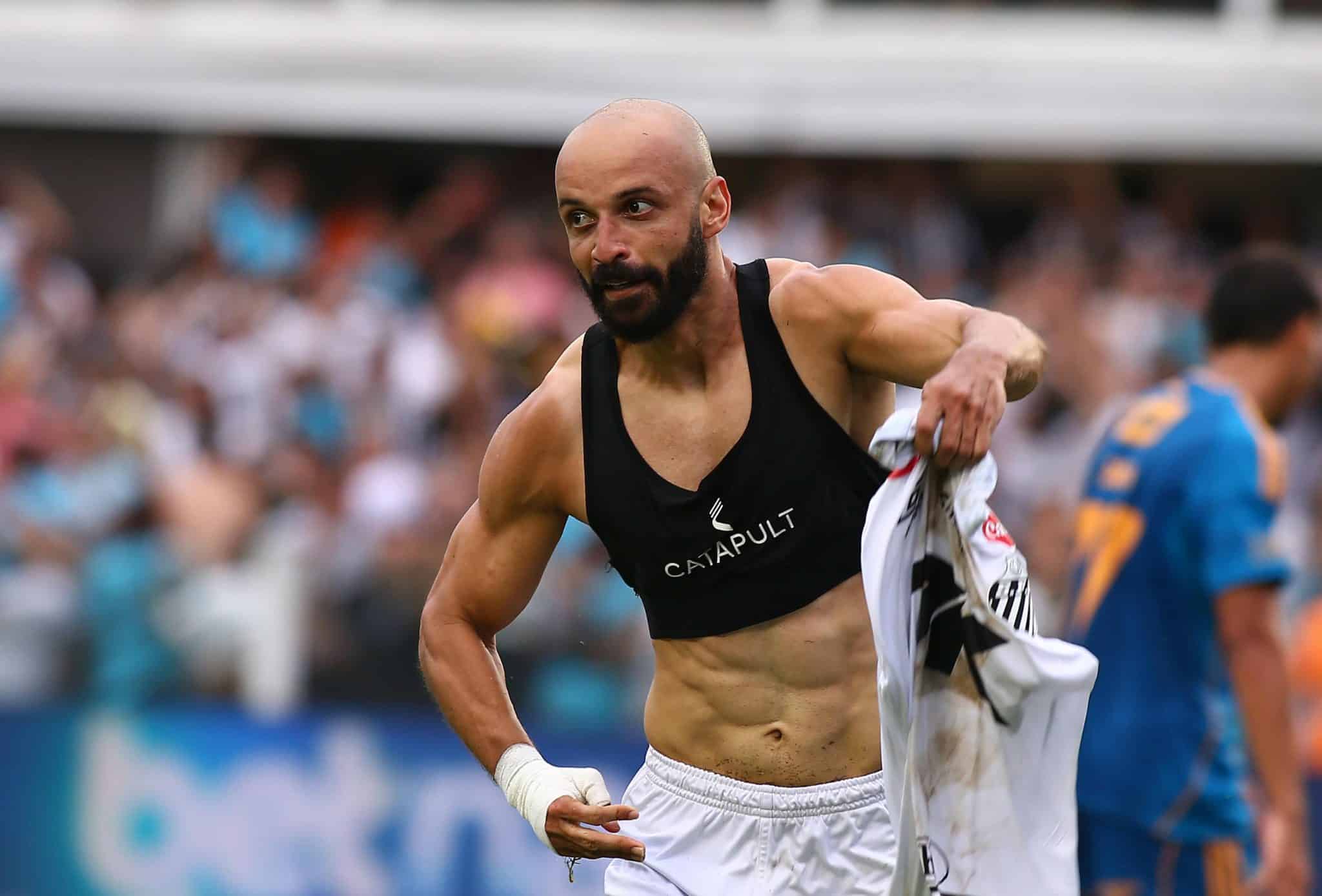 Thaciano comemora gol do Santos (Foto: Mauricio de Souza/ Agif/Gazeta Press)