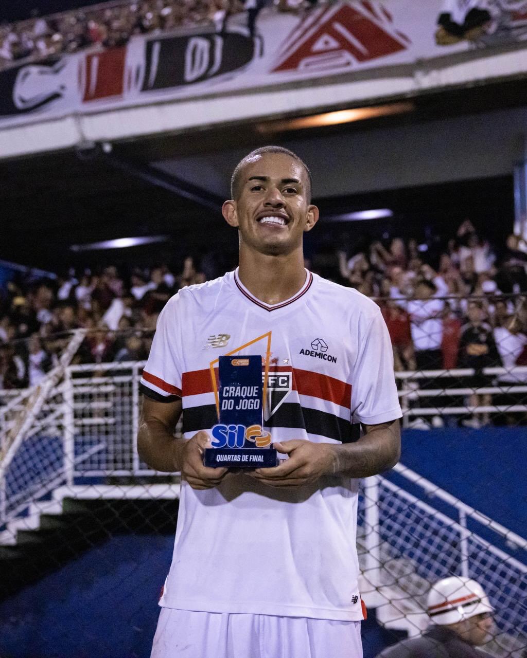 O meia do S&atilde;o Paulo, Djhordney, na Copinha