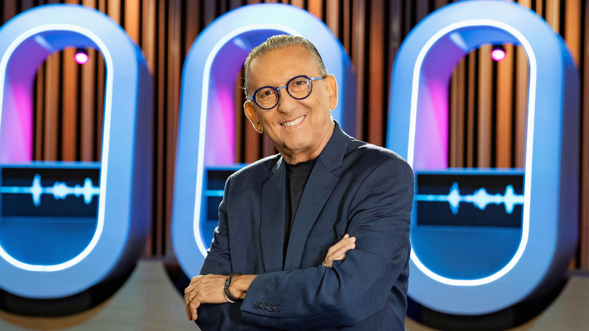 Galv&atilde;o Bueno revela detalhes de novo programa no SBT e projeta ano especial com Copa do Mundo