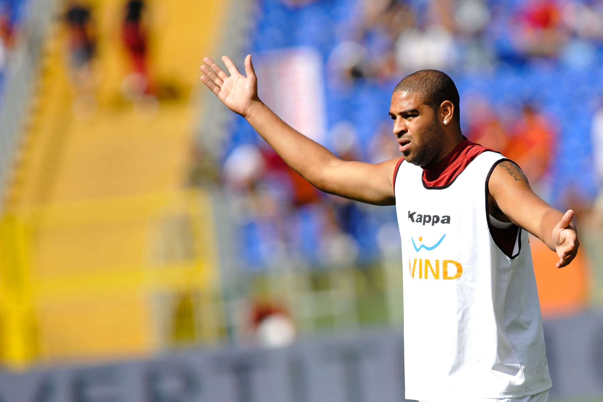 &lsquo;Fora de forma, mas senti a aura&rsquo;: Campe&atilde;o pelo Liverpool relembra parceria com Adriano