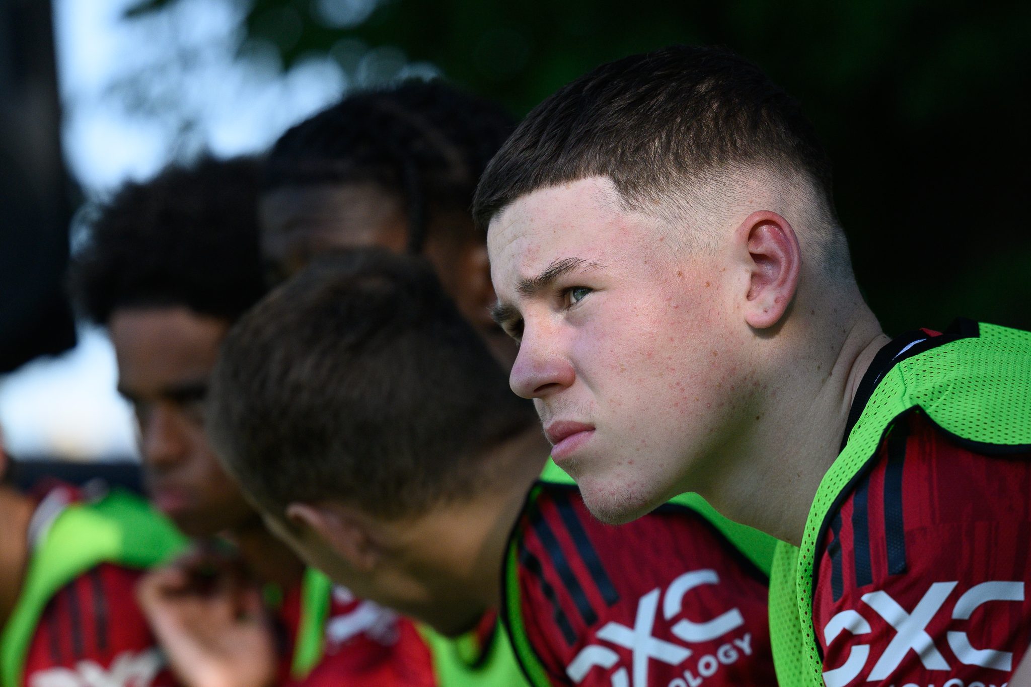 Filho de lenda do Manchester United emociona pai e j&aacute; anima f&atilde;s por continua&ccedil;&atilde;o de legado