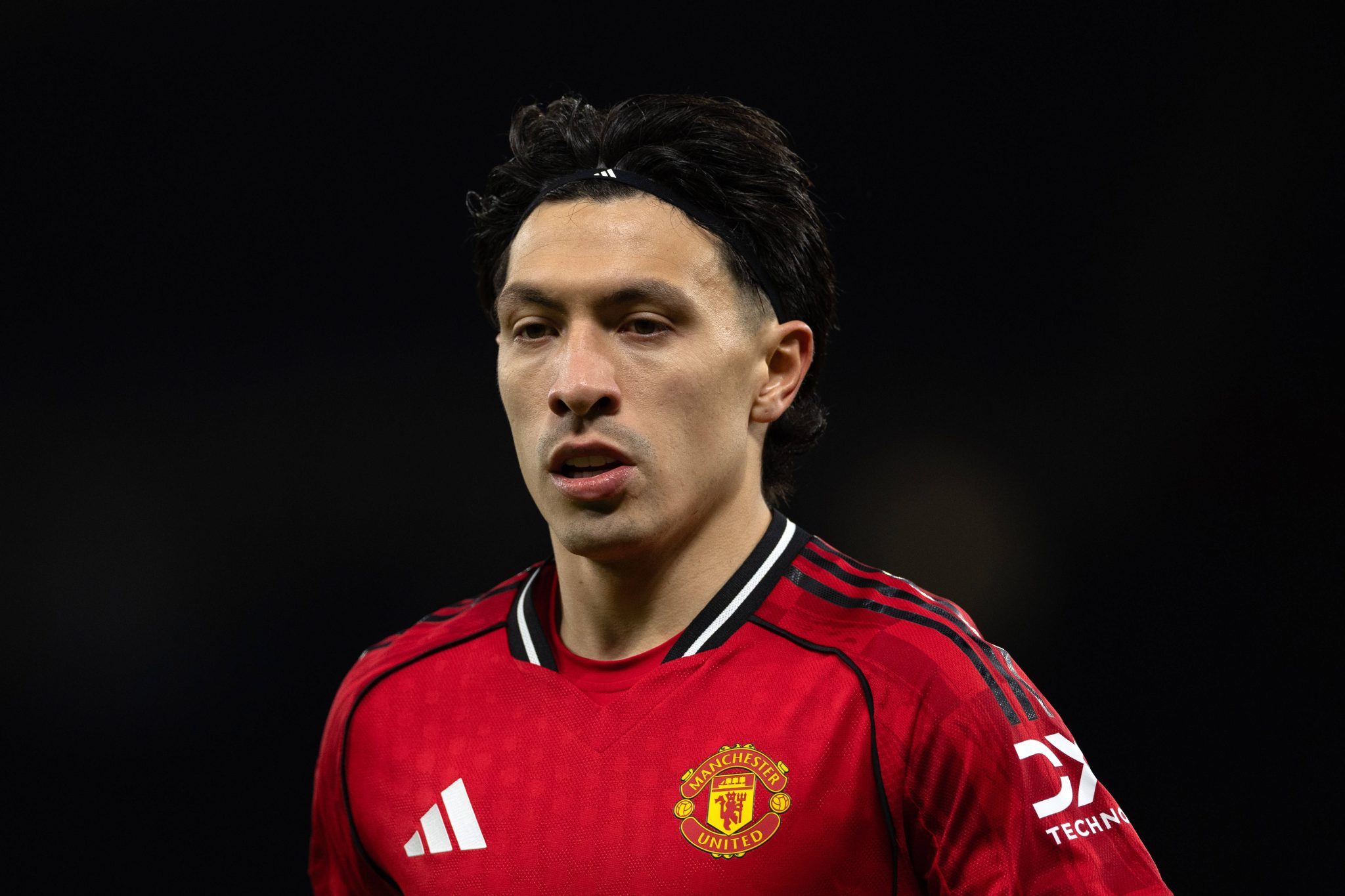 &lsquo;Se quiser falar algo para mim, pode vir&rsquo;: Mart&iacute;nez rebate lenda do Manchester United