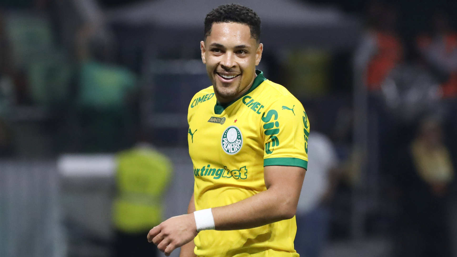 &lsquo;Melhor escolha poss&iacute;vel&rsquo;: Vitor Roque volta aos holofotes na Europa com valor recorde