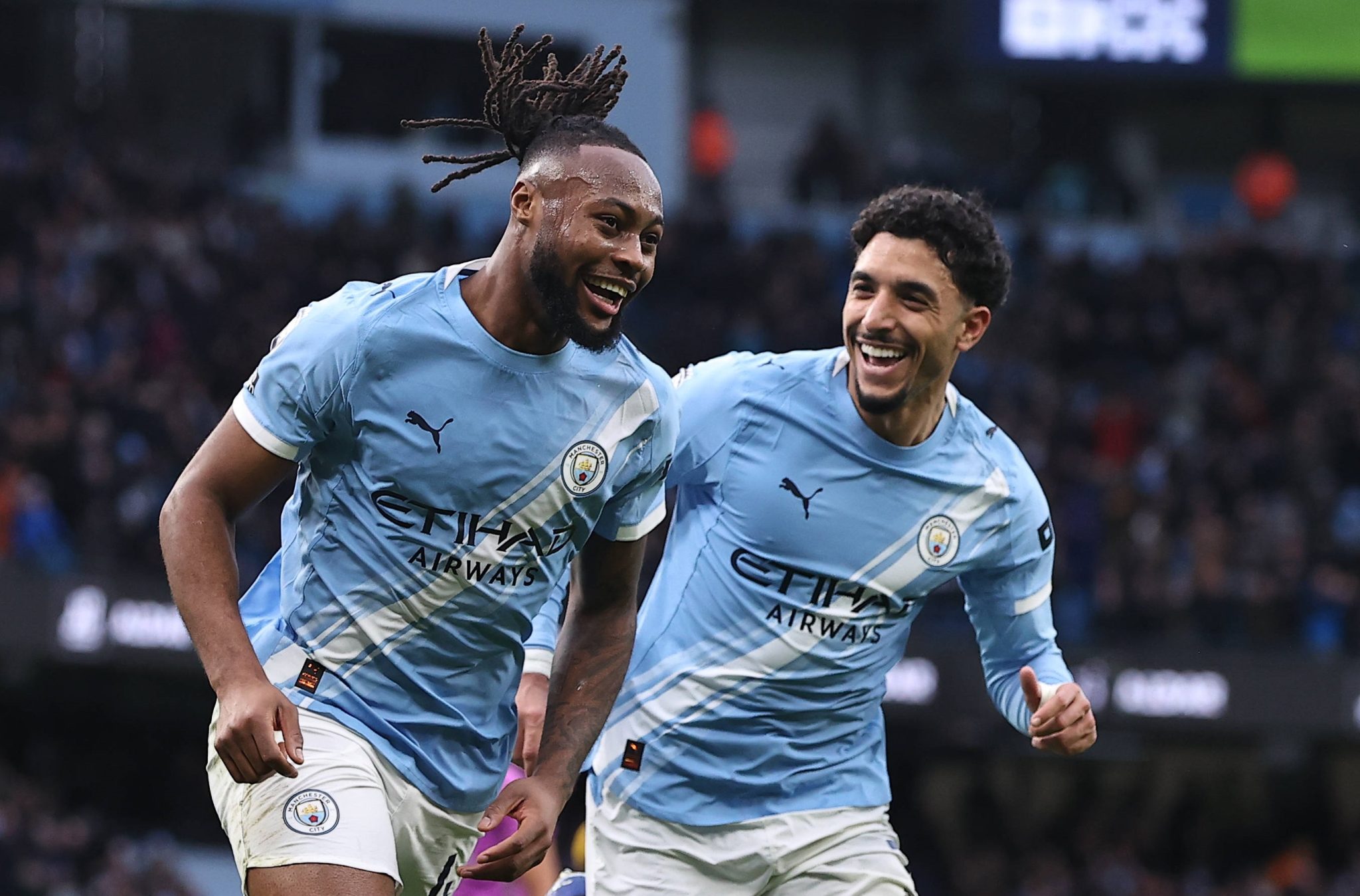 Com Haaland no banco, Guardiola monta dupla ideal para resolver depend&ecirc;ncia do Manchester City