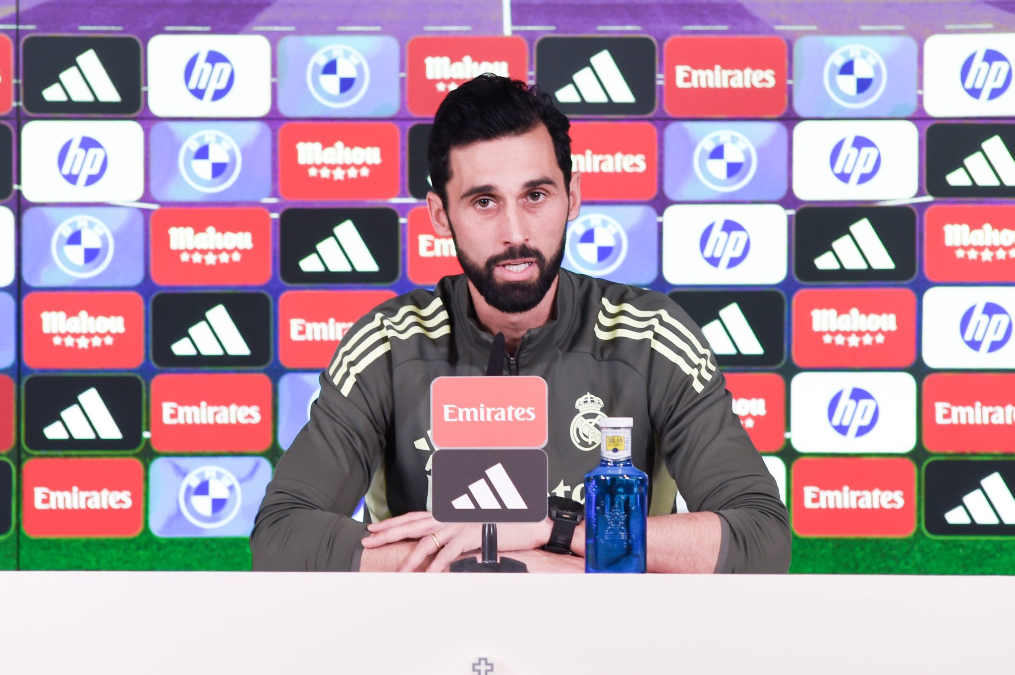 Arbeloa em apresenta&ccedil;&atilde;o pelo Real Madrid