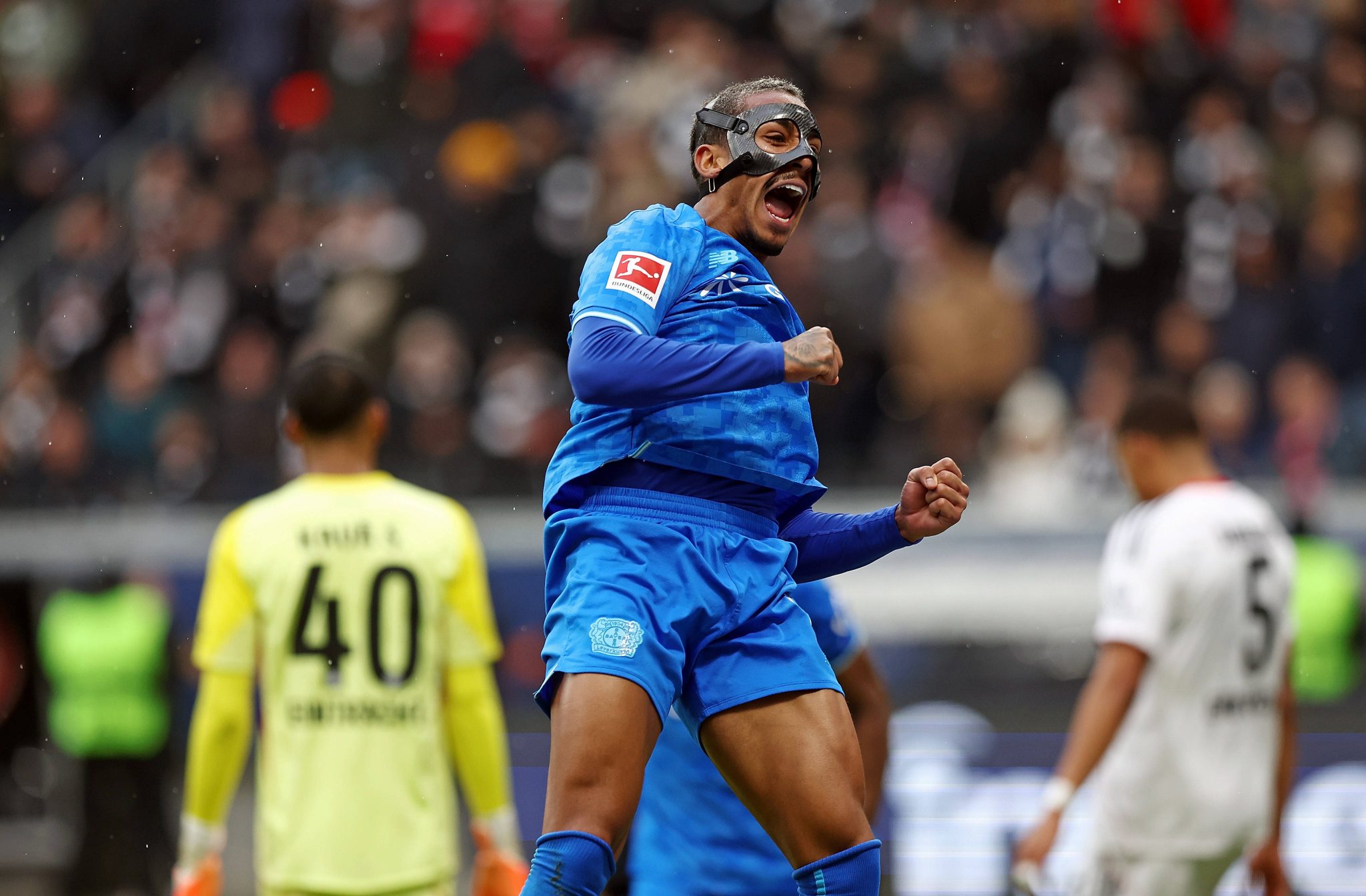 Arthur celebra vit&oacute;ria do Bayer Leverkusen