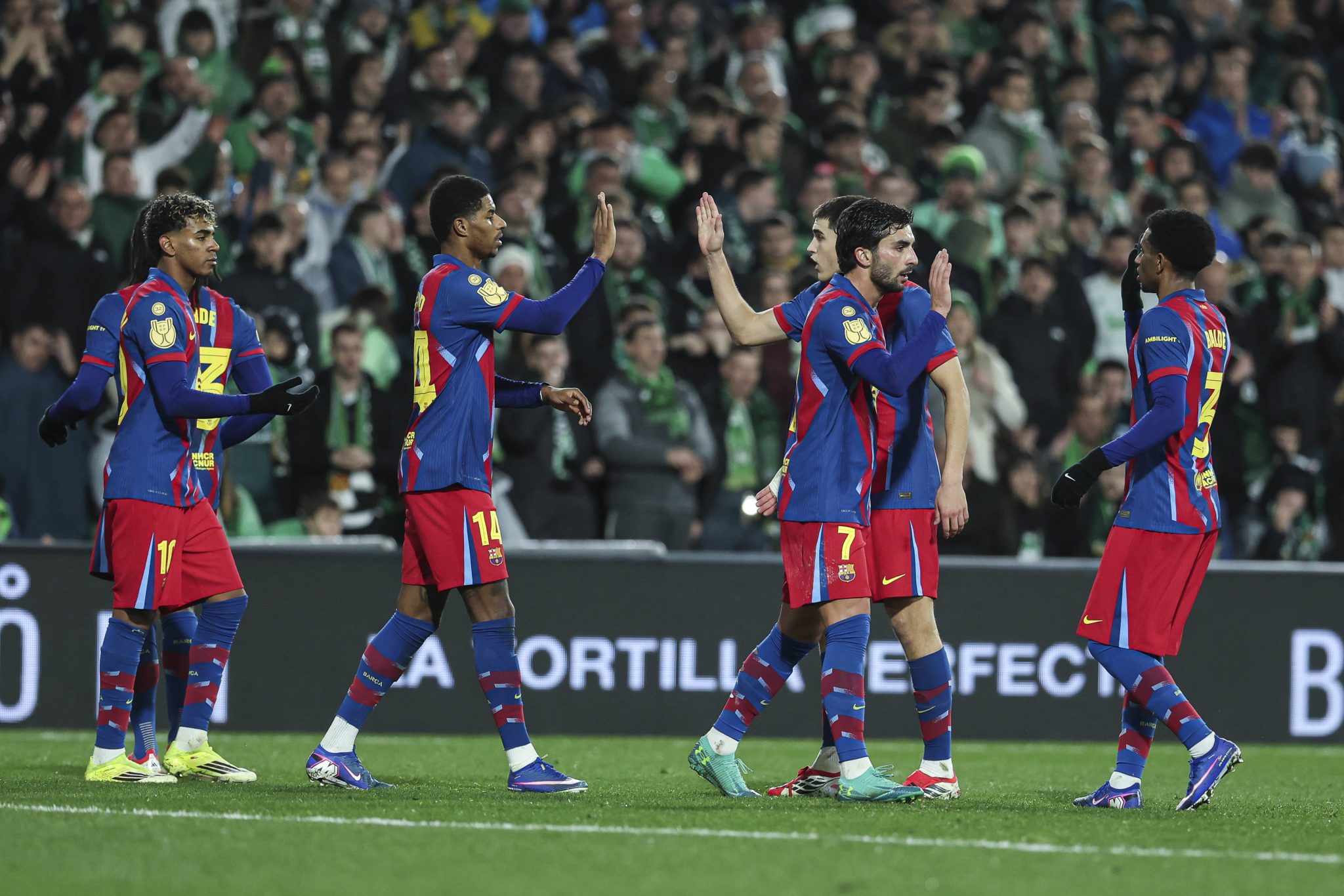 Barcelona sofre com ferrolho, mas recorre a artilheiro para afastar vexame &lsquo;&agrave; la Real Madrid&rsquo;