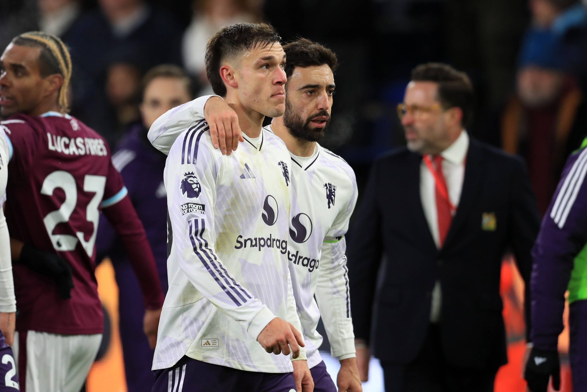 Atacante milion&aacute;rio renasce, mas fantasmas da era Amorim voltam a assombrar United