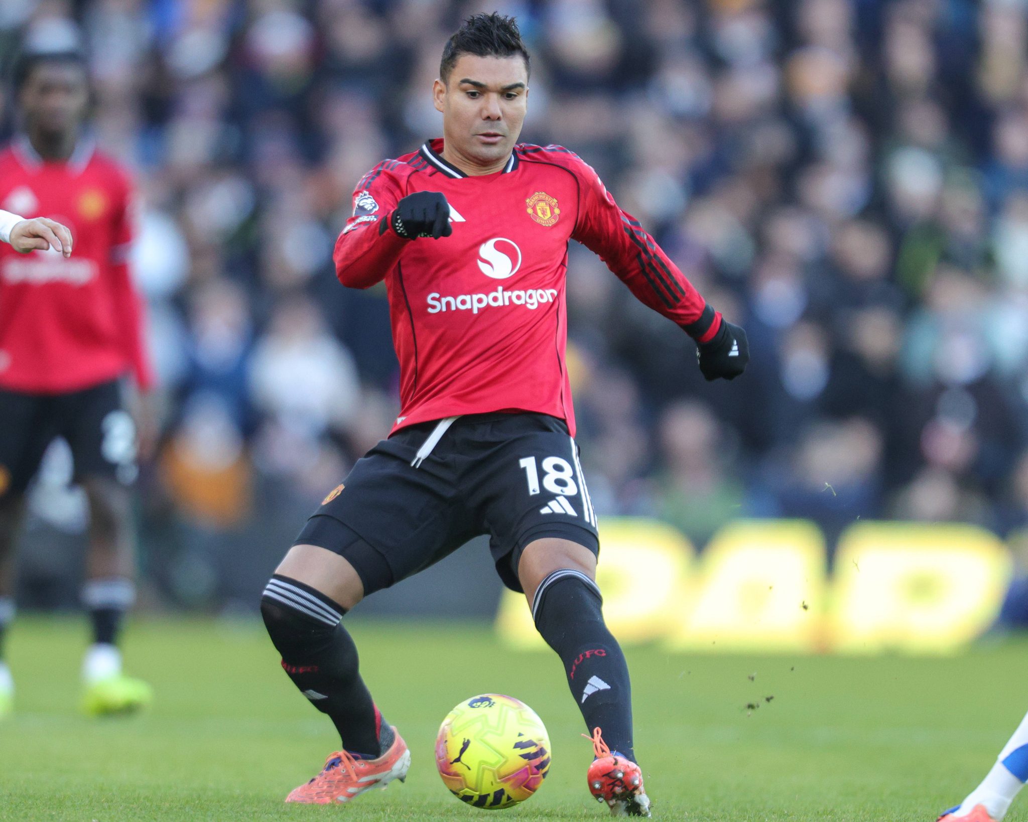 Casemiro seguir&aacute; no United at&eacute; o final da temporada