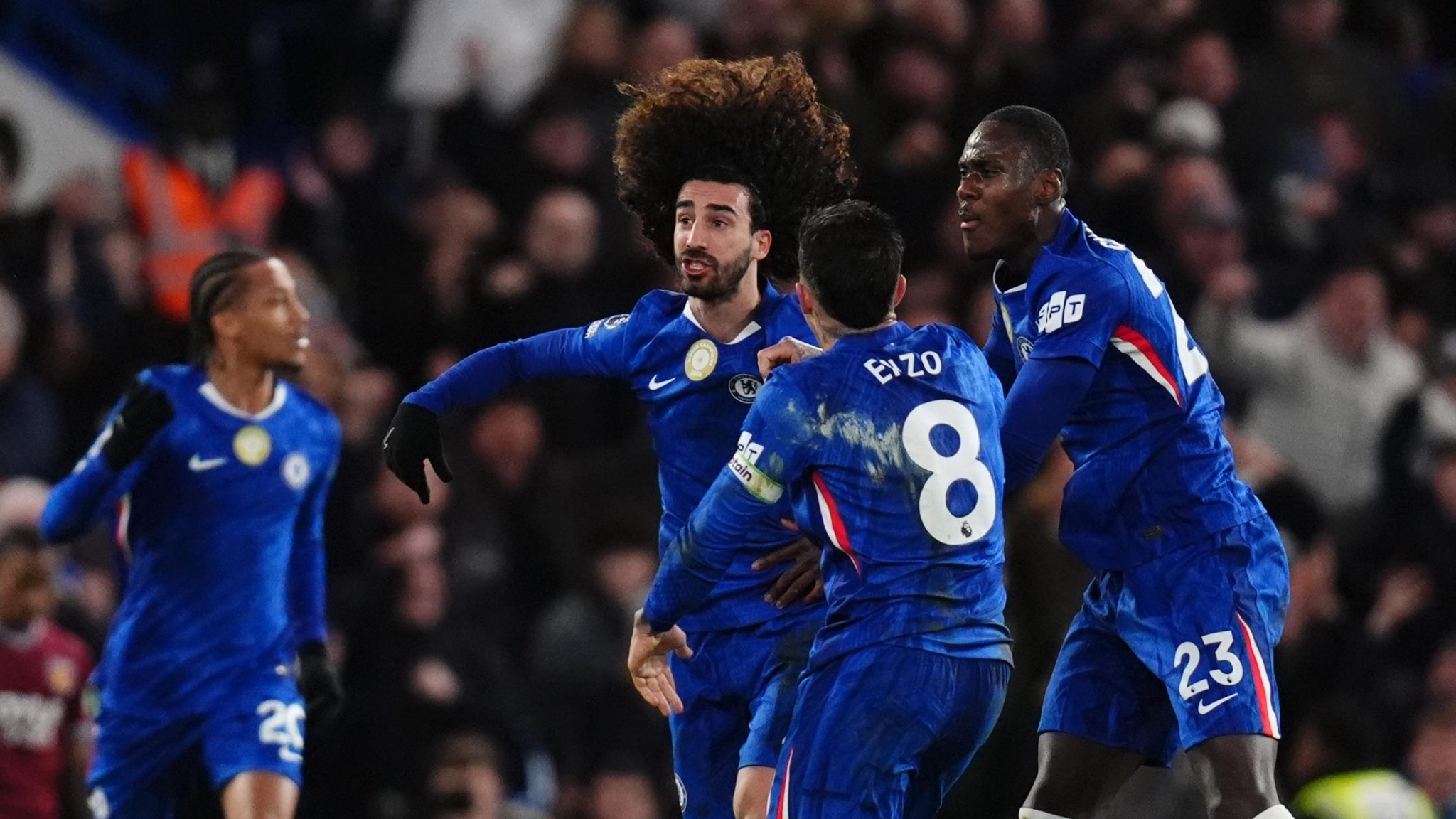 Chelsea mostra virtude de Rosenior em derrota em virada contra West Ham sem Paquet&aacute;