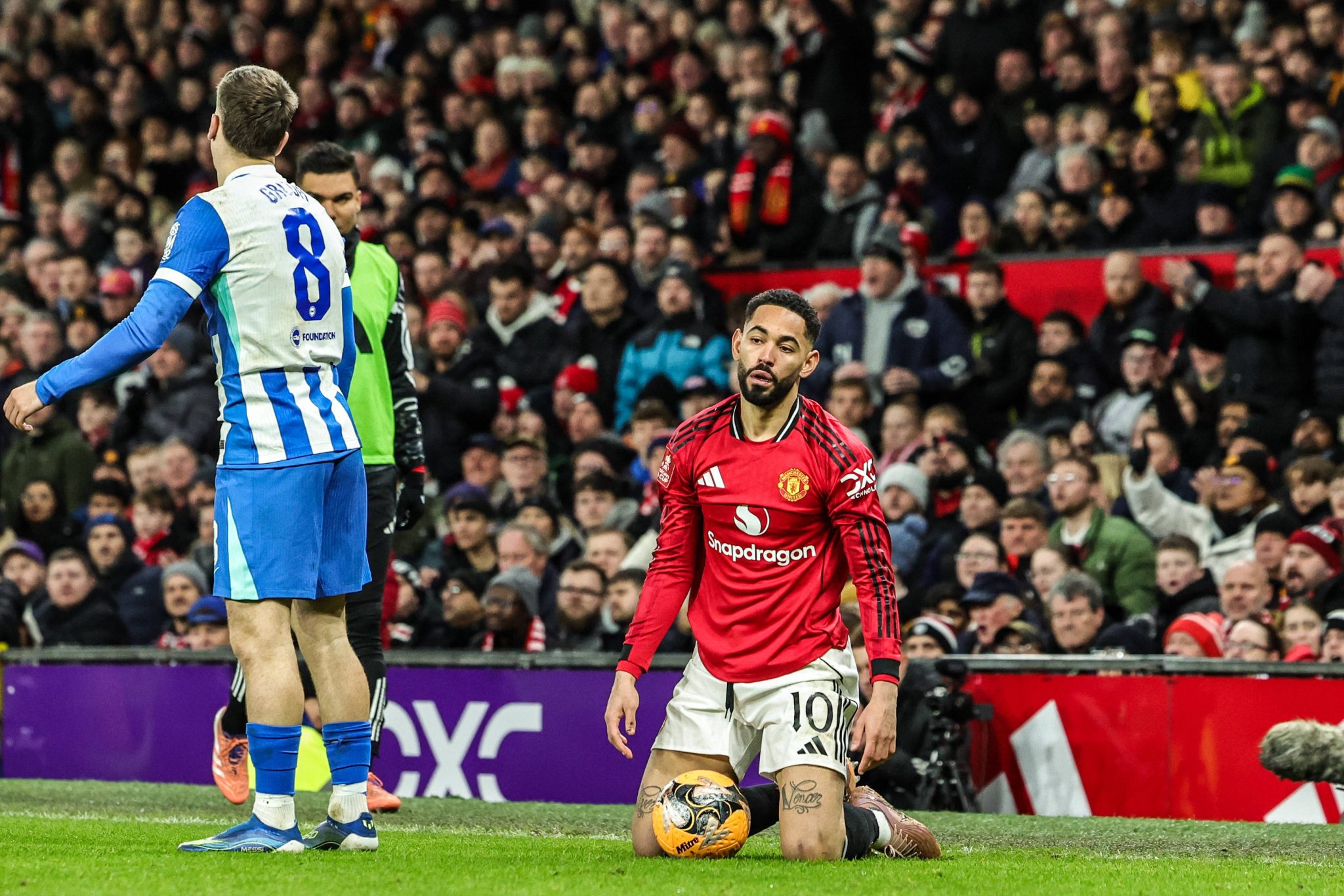 Novo t&eacute;cnico muda e ajuda Cunha, mas Manchester United &eacute; eliminado da FA Cup