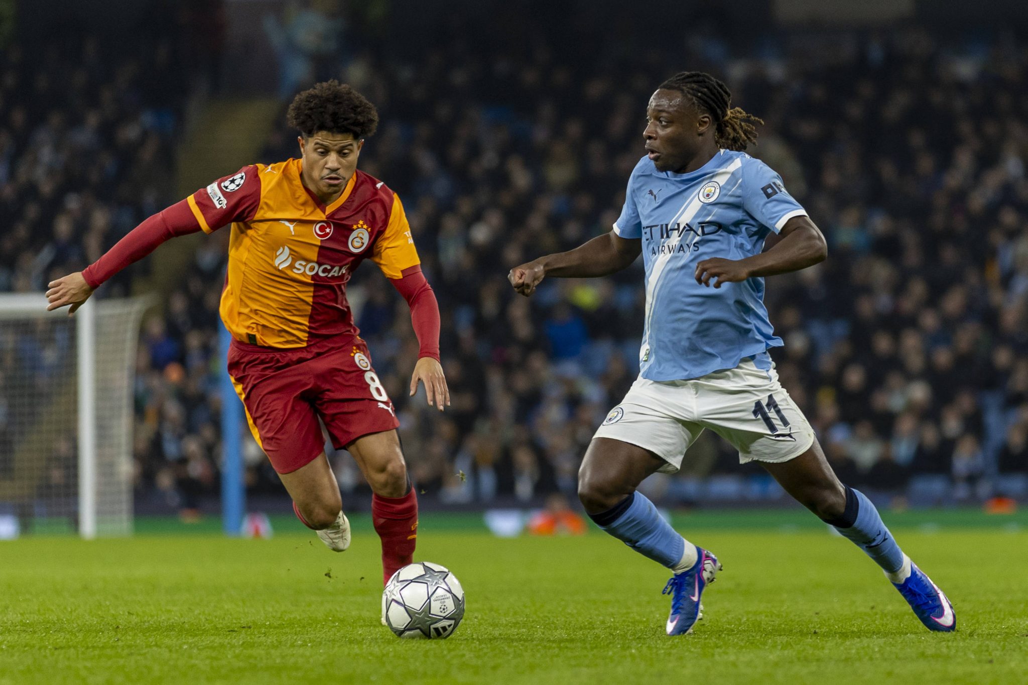 Doku e Gabriel Sara em Manchester City x Galatasaray