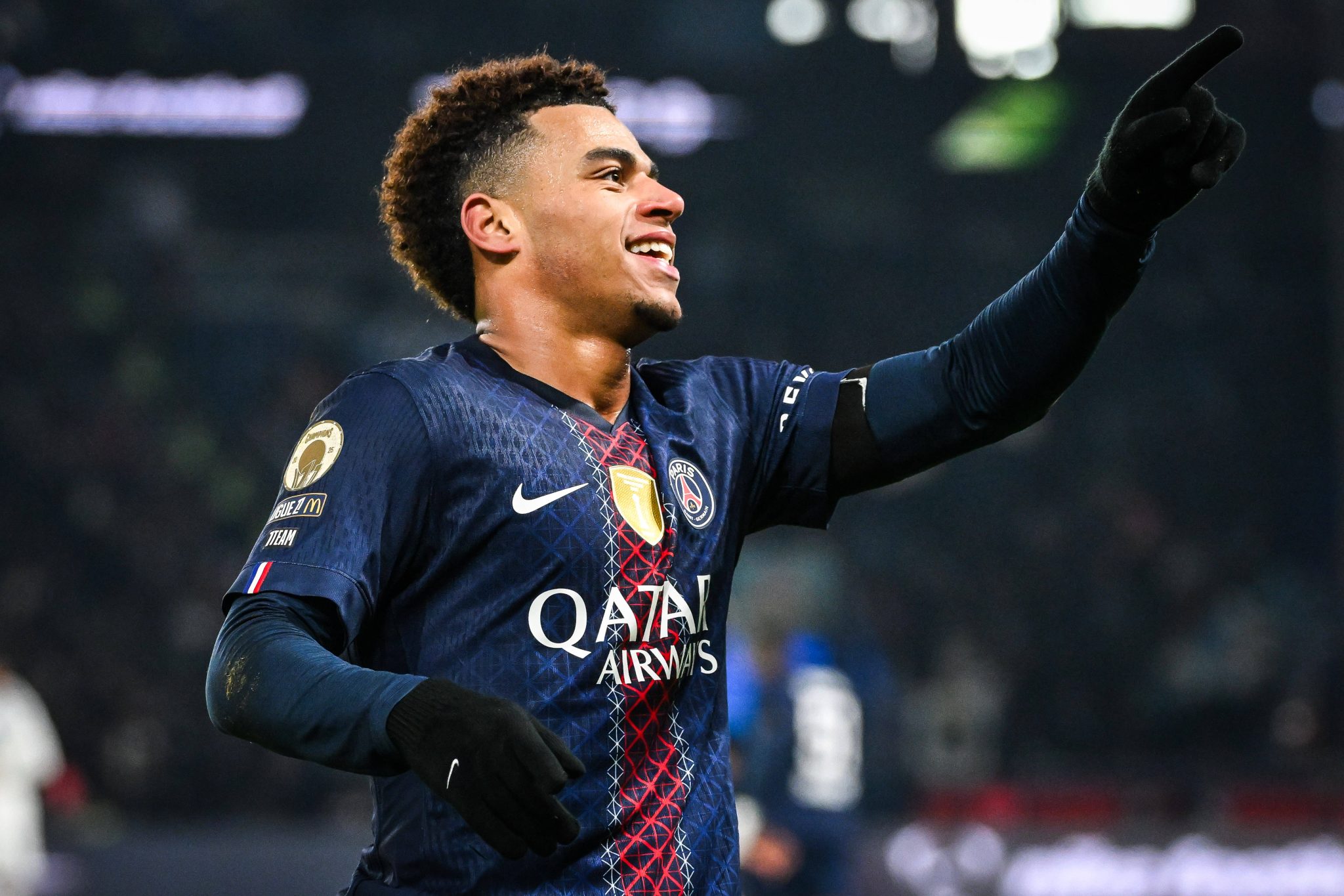 Primo pobre do PSG vacila no que n&atilde;o poderia em reencontro ap&oacute;s 47 anos