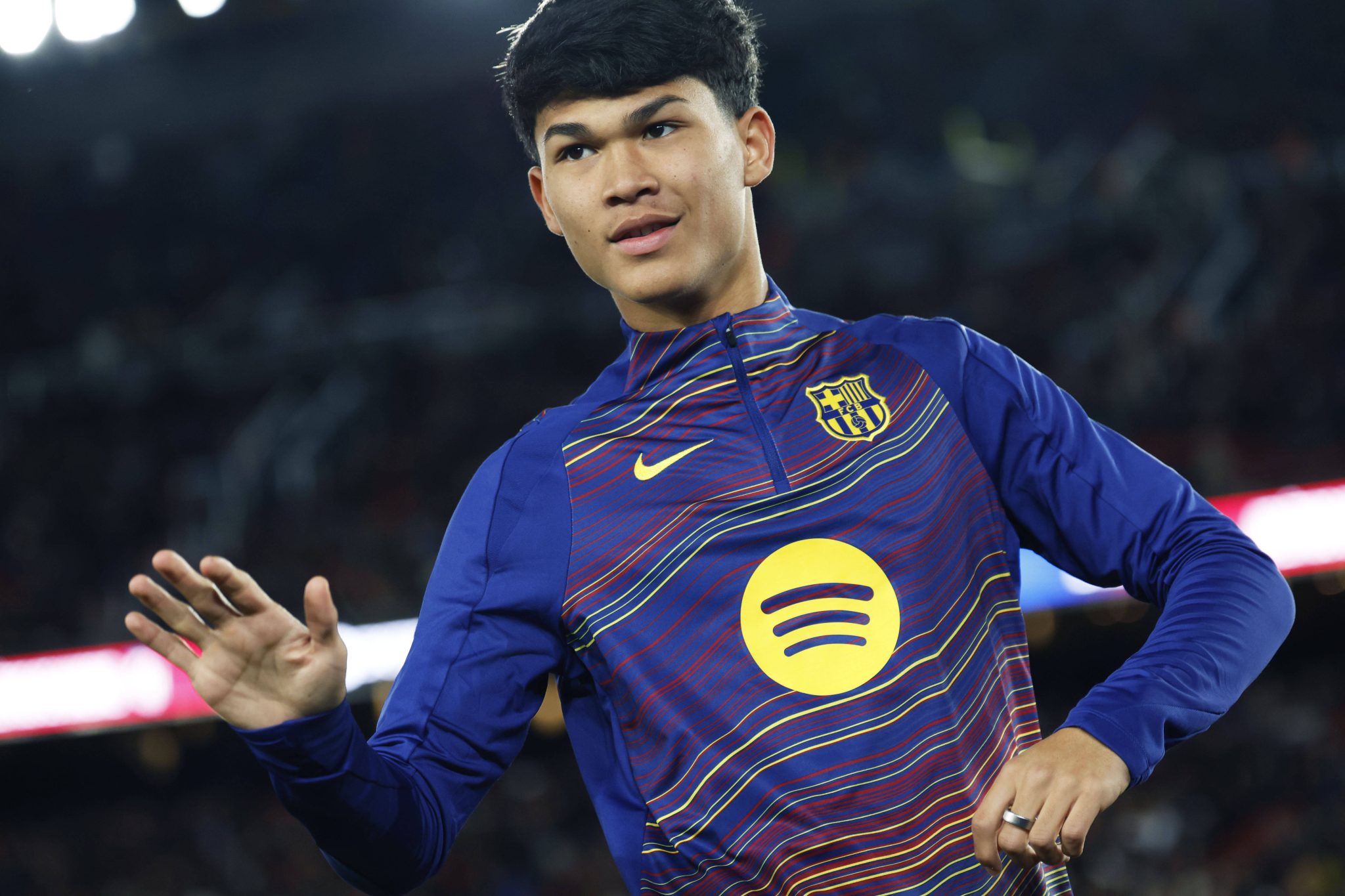 Dro Fern&aacute;ndez pelo Barcelona (Foto: Imago)