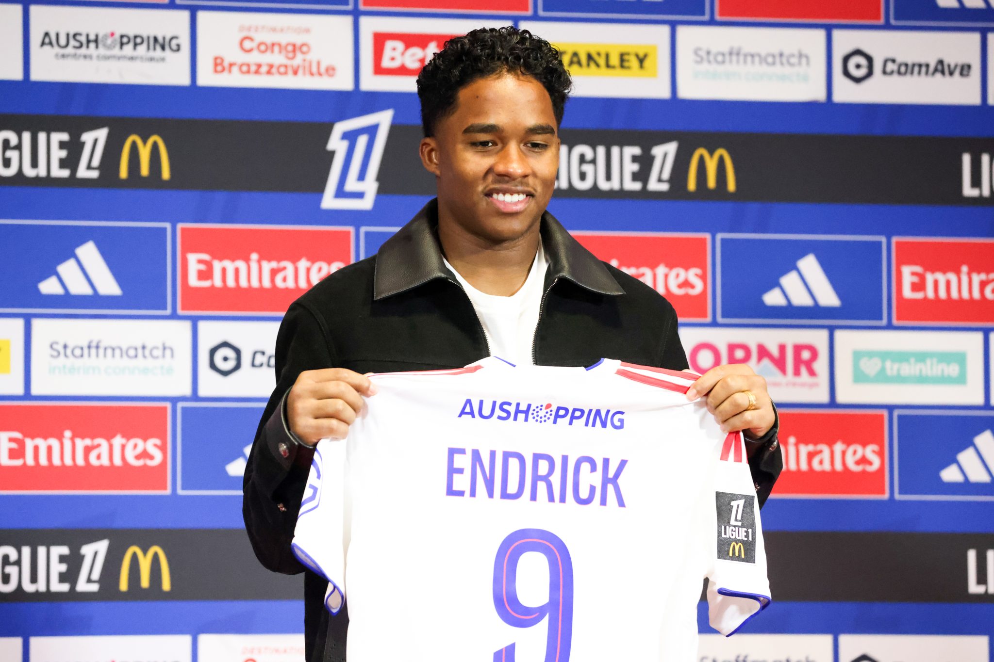 A cl&aacute;usula quase imposs&iacute;vel que pode tornar empr&eacute;stimo de Endrick gratuito ao Lyon