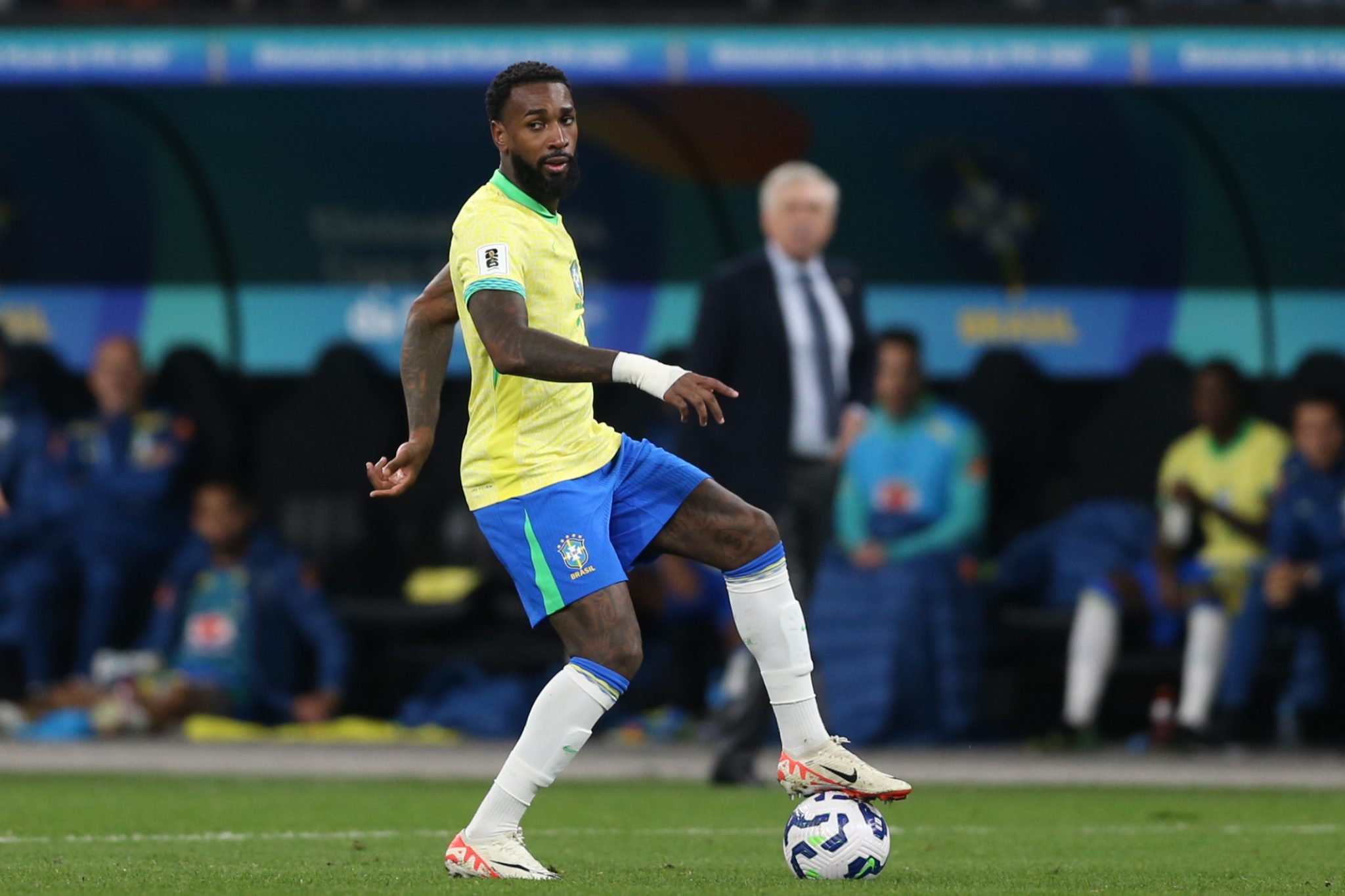 Gerson em a&ccedil;&atilde;o em rara chance com Ancelotti na Sele&ccedil;&atilde;o