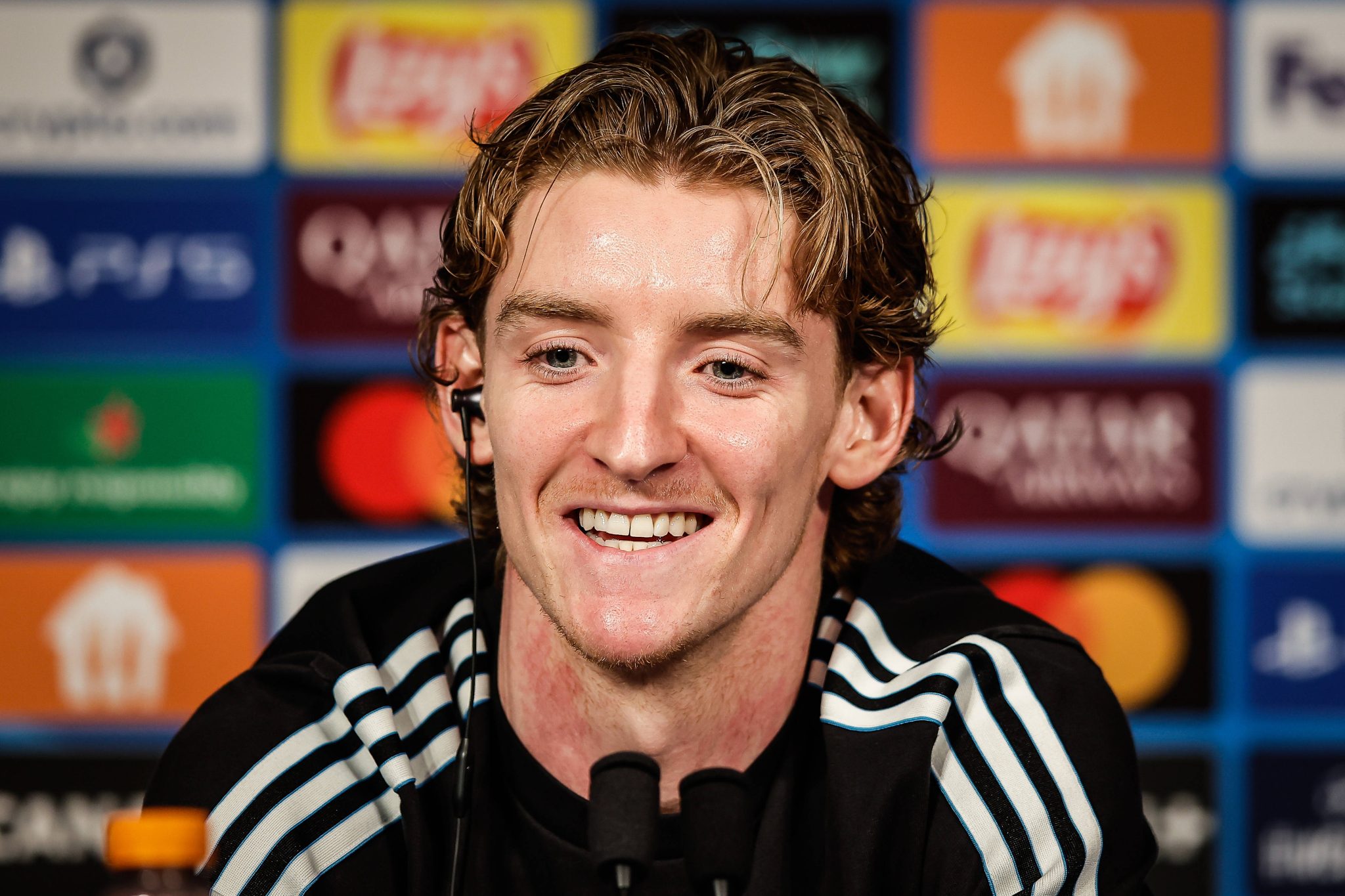 Gordon antes de jogo do Newcastle pela Champions League