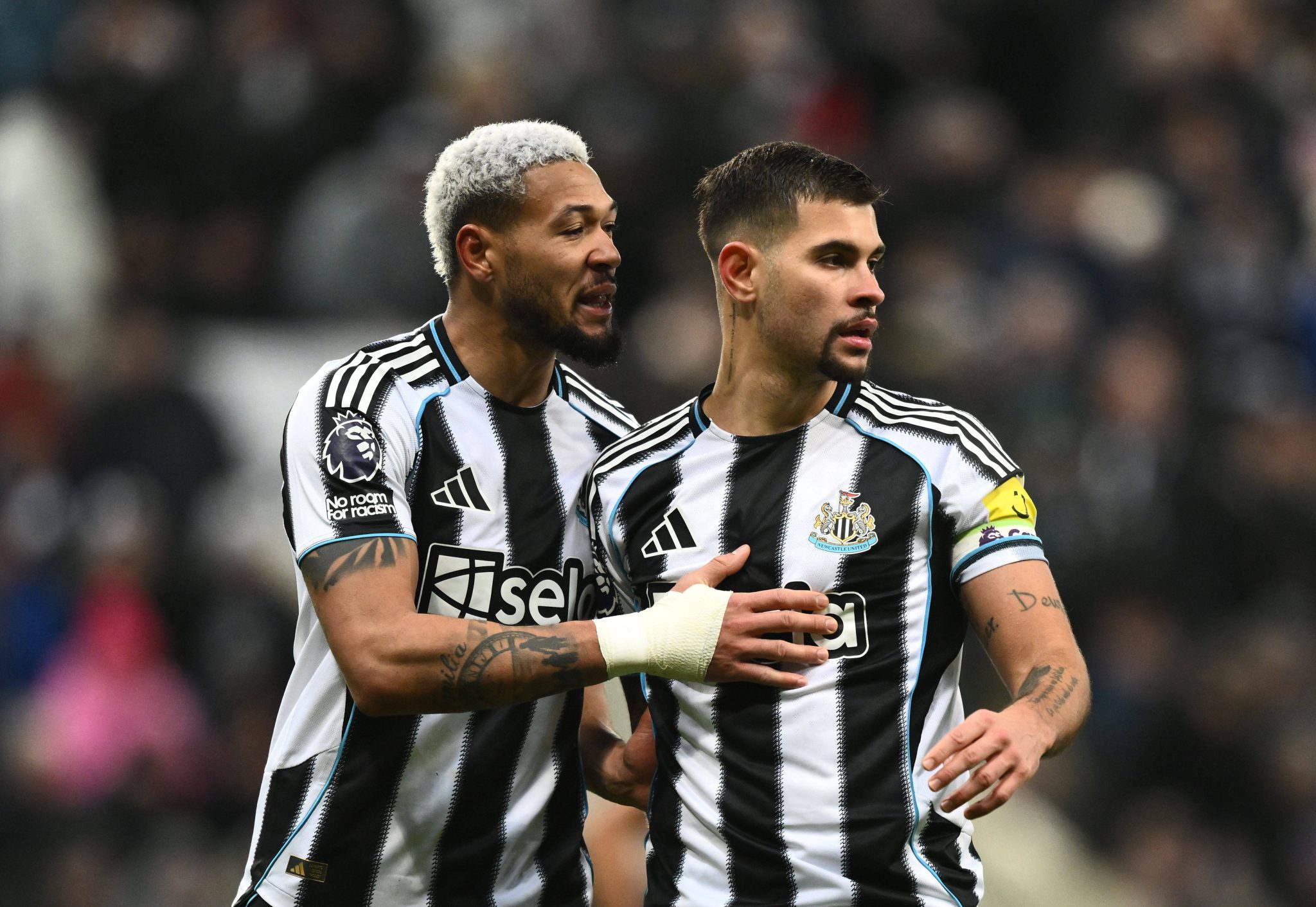 Dupla brasileira abre caminho para o Newcastle, mas les&atilde;o de pe&ccedil;a fundamental preocupa