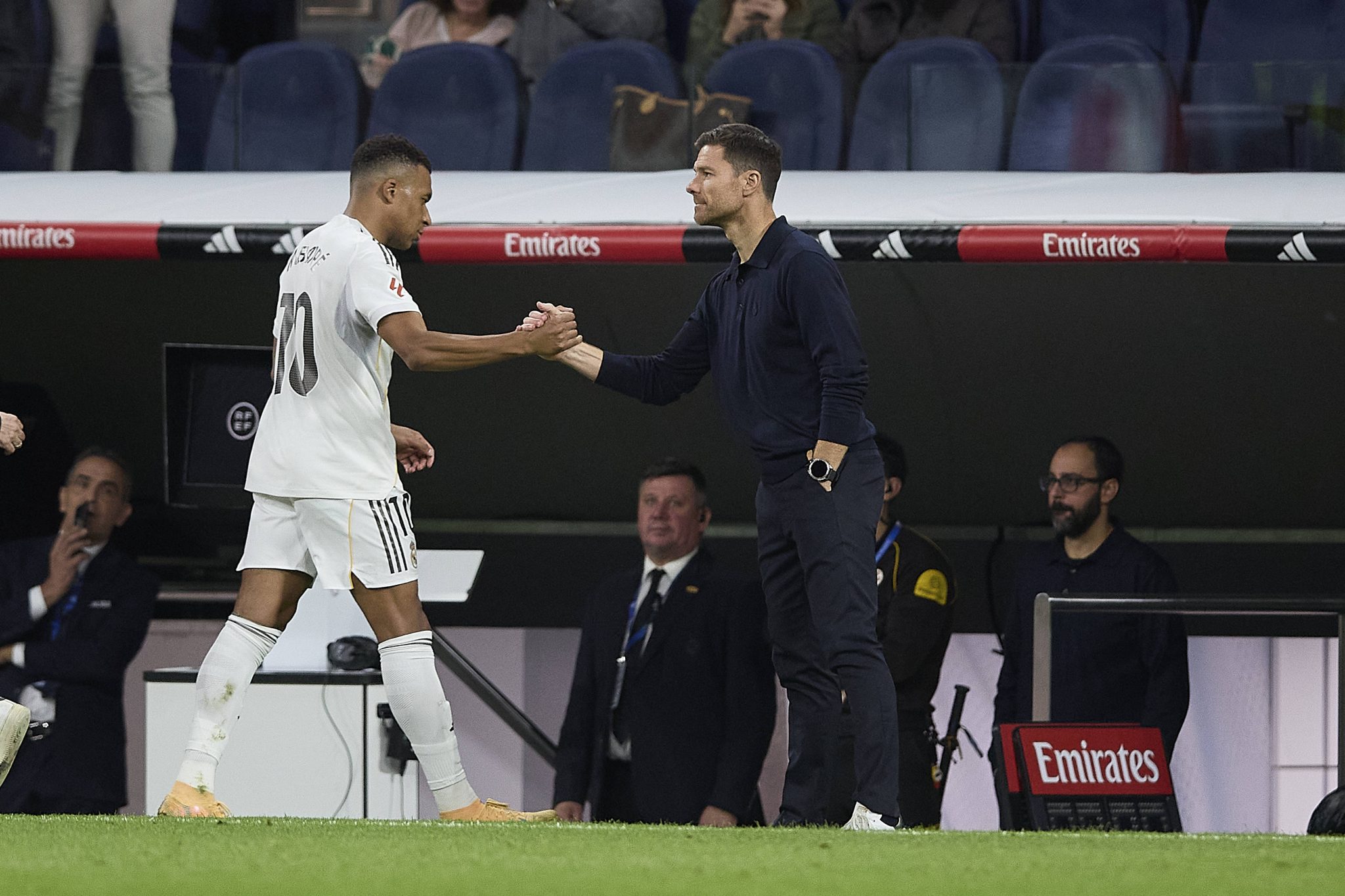 Kylian Mbapp&eacute; e Xabi Alonso pelo Real Madrid (Foto: Imago)