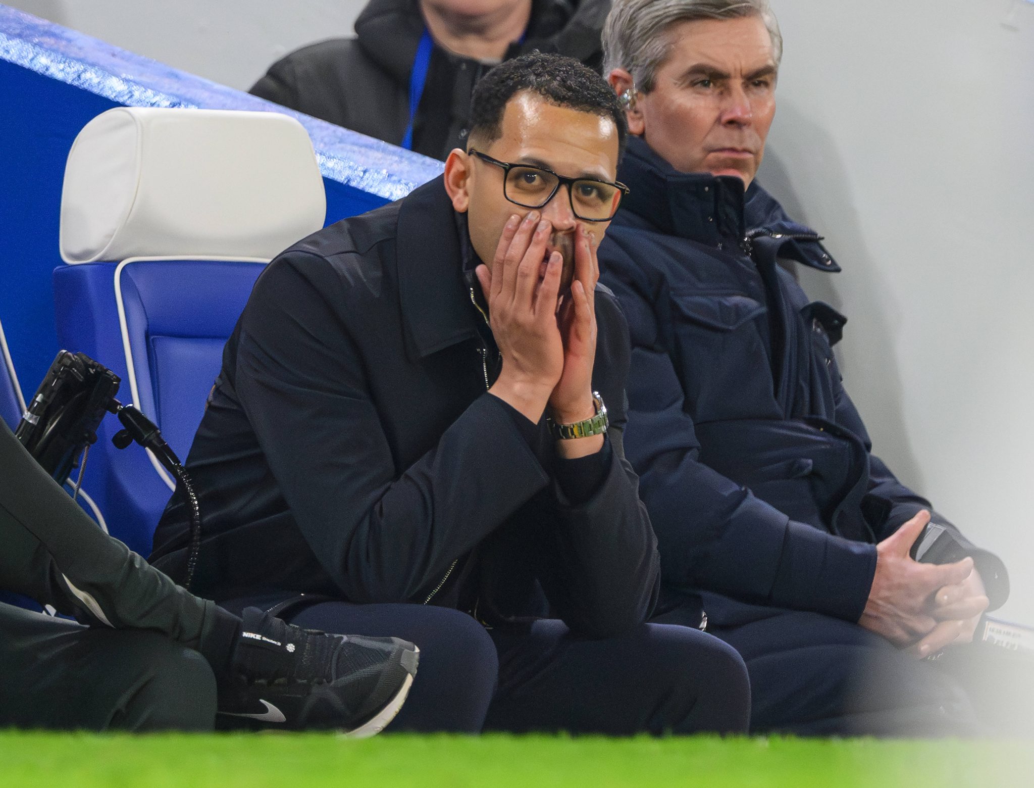 Tivemos uma reuni&atilde;o sobre&rsquo;: Preocupa&ccedil;&atilde;o inusitada marca in&iacute;cio de Rosenior no Chelsea