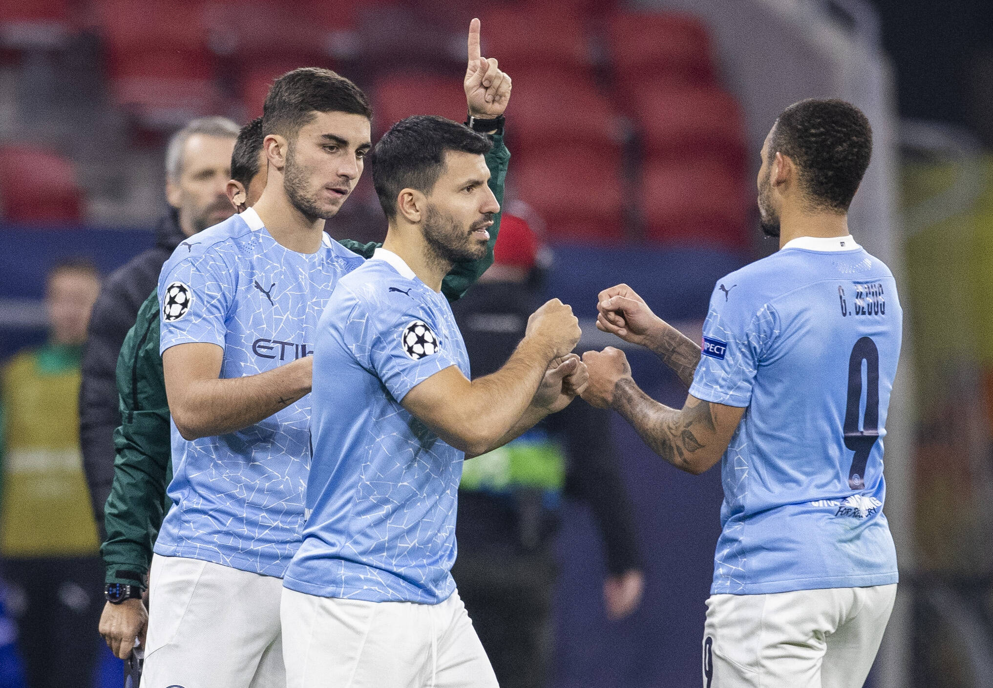 &lsquo;Ele d&aacute; mais op&ccedil;&otilde;es para o forte ataque do Arsenal e tem tudo para ir &agrave; Copa do Mundo&rsquo;