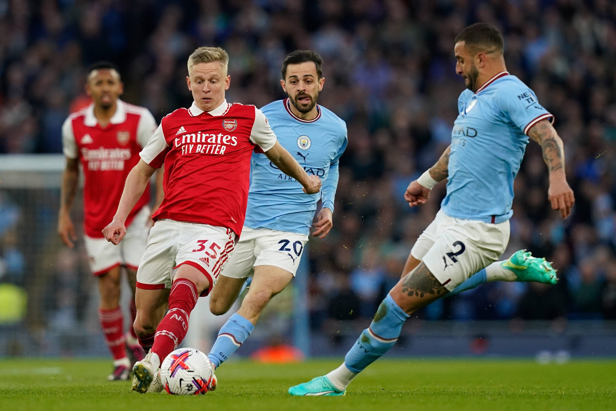 De t&iacute;tulos ao esquecimento: Ajax busca refor&ccedil;o gratuito na Premier League