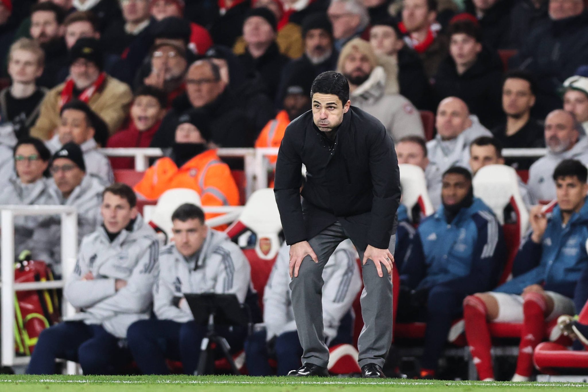 Mikel Arteta durante Arsenal x Manchester United (Foto: Imago)