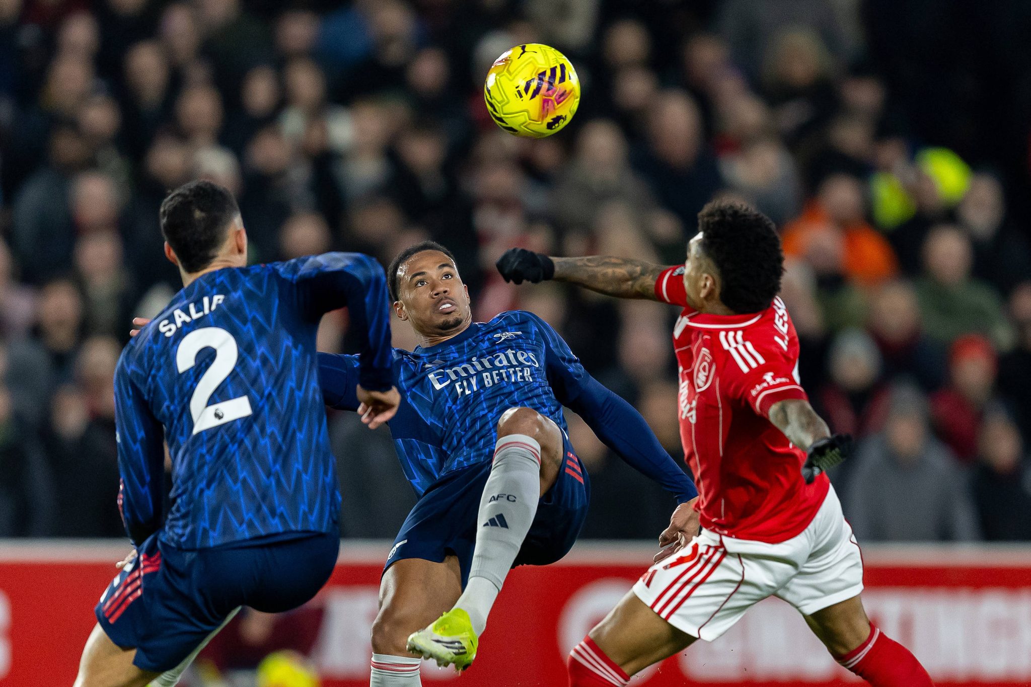Arsenal n&atilde;o mostrou vontade de ser campe&atilde;o da Premier League em duelo contra o Forest
