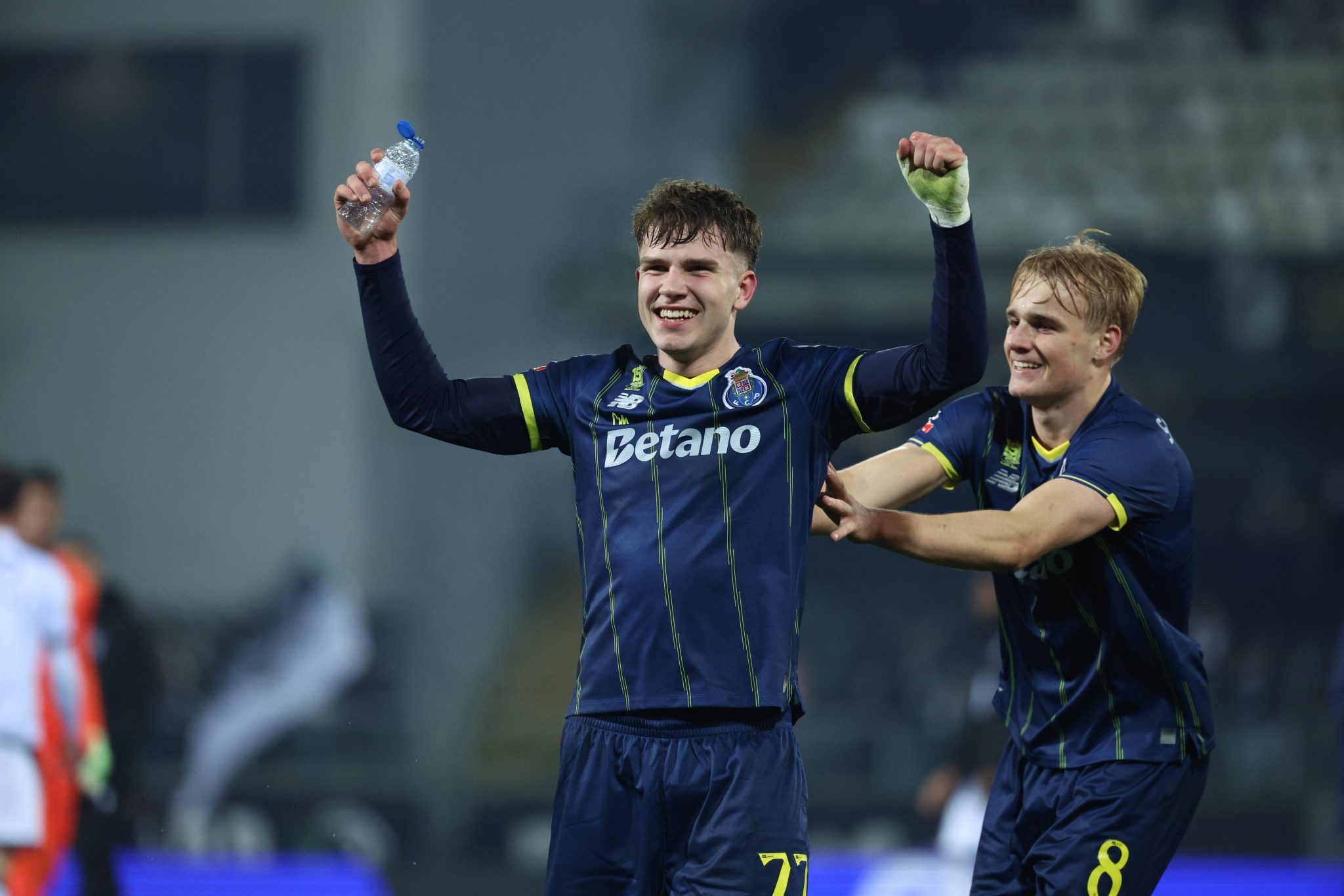 &lsquo;De que planeta veio esse garoto?&rsquo;: A estreia que revelou a nova joia polonesa do Porto