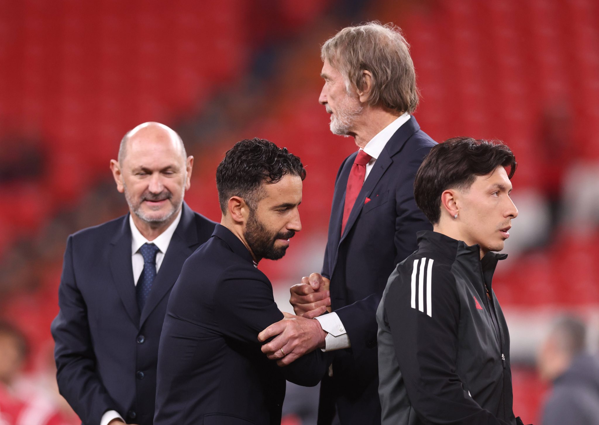 Sir Jim Ratcliffe, um dos donos do Manchester United, e R&uacute;ben Amorim (Foto: Imago)