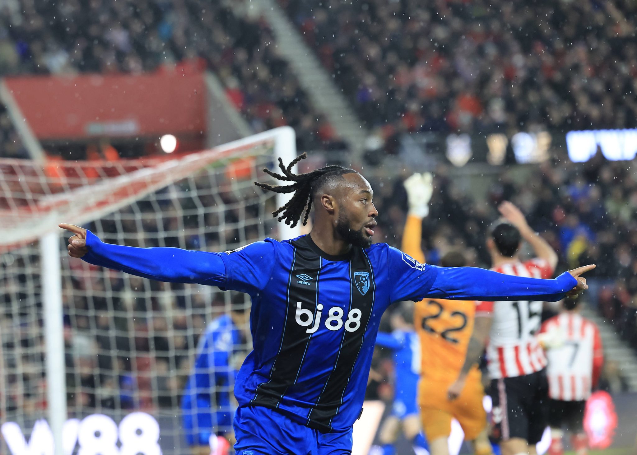 Semenyo comemora gol do Bournemouth