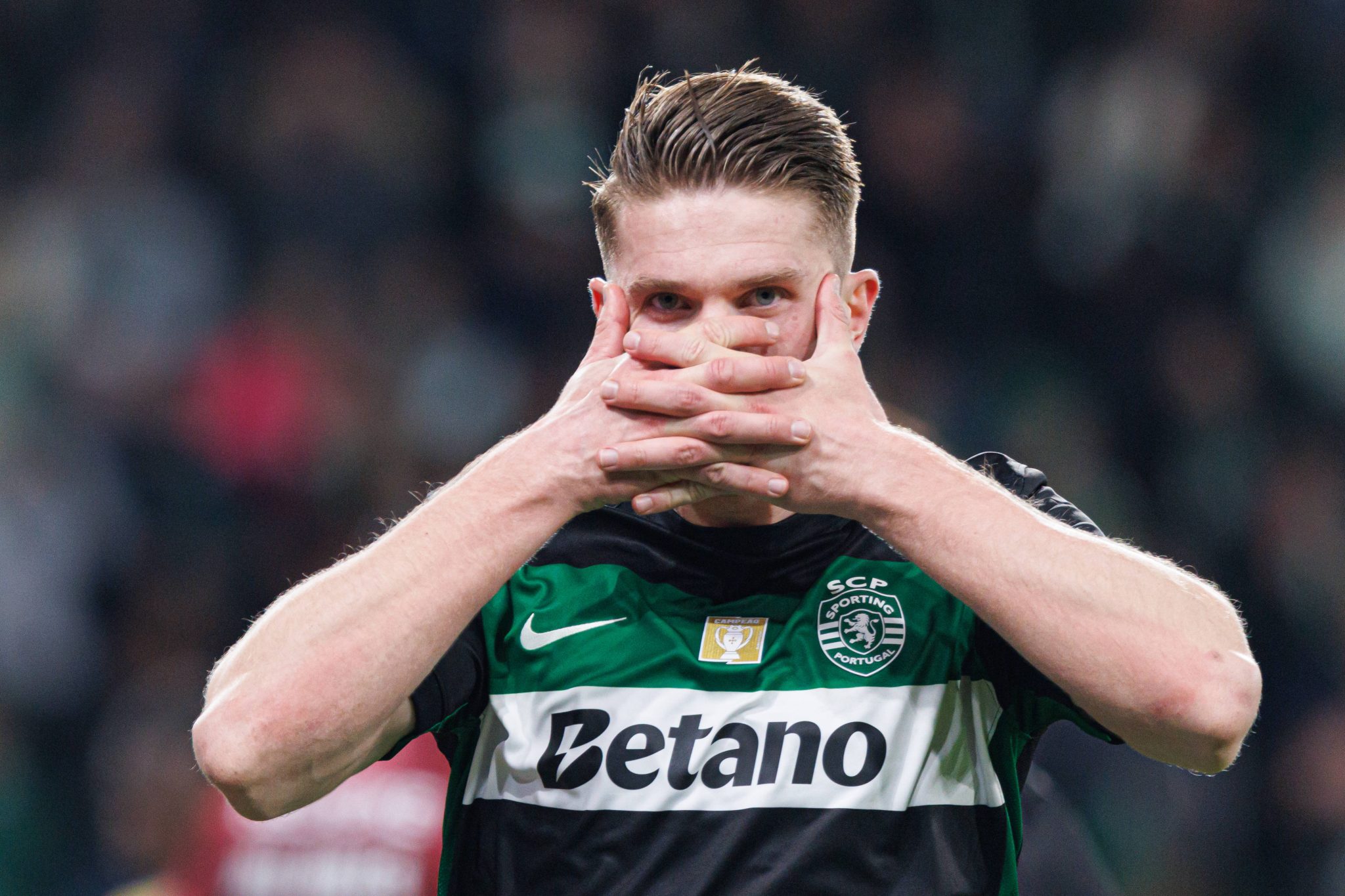 Gy&ouml;keres comemora gol pelo Sporting (Foto: Imago)