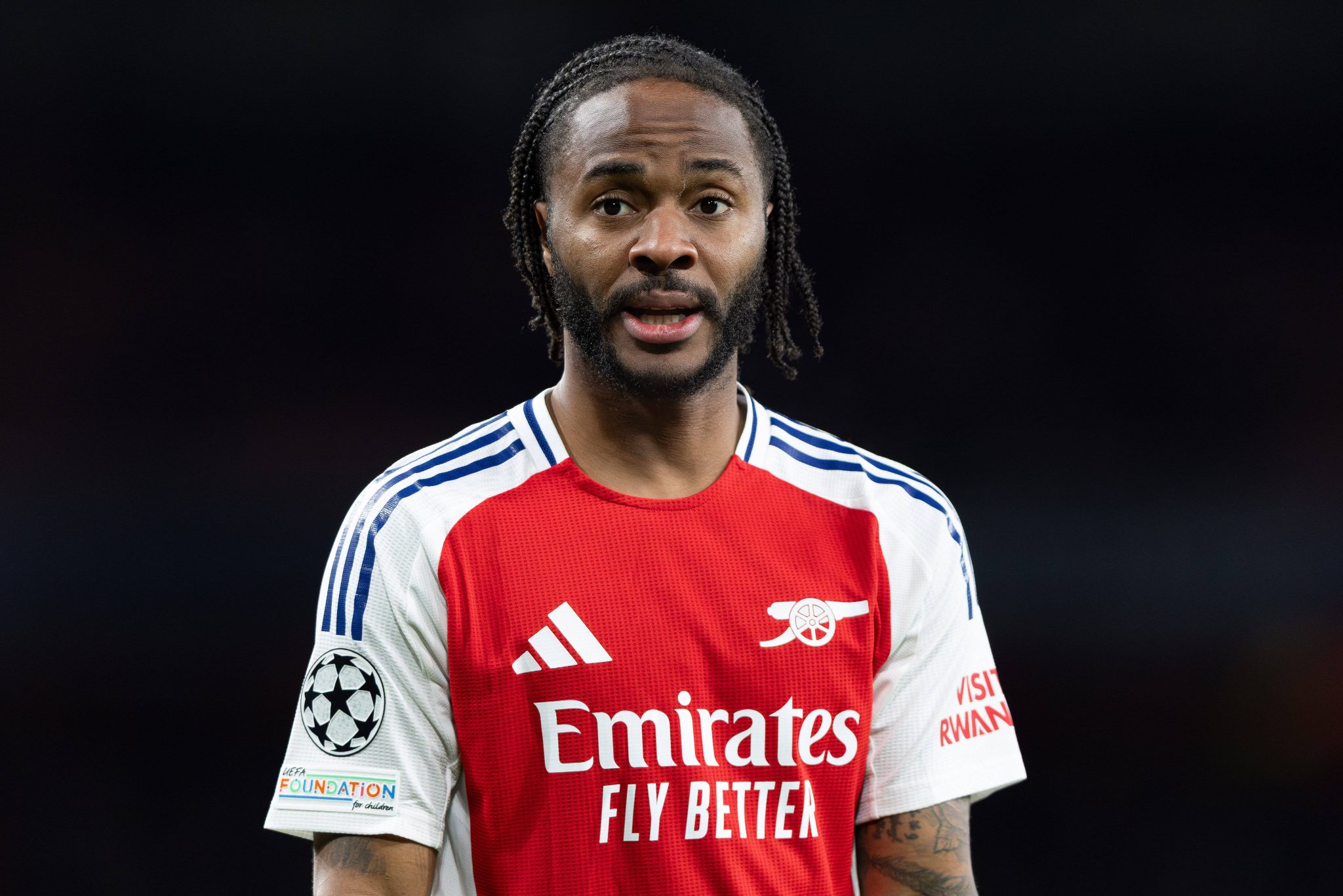Sterling em a&ccedil;&atilde;o pelo Arsenal 