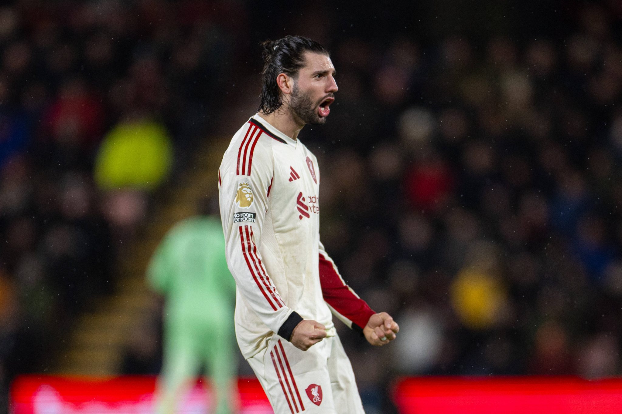 Szoboszlai comemora gol de empate do Liverpool