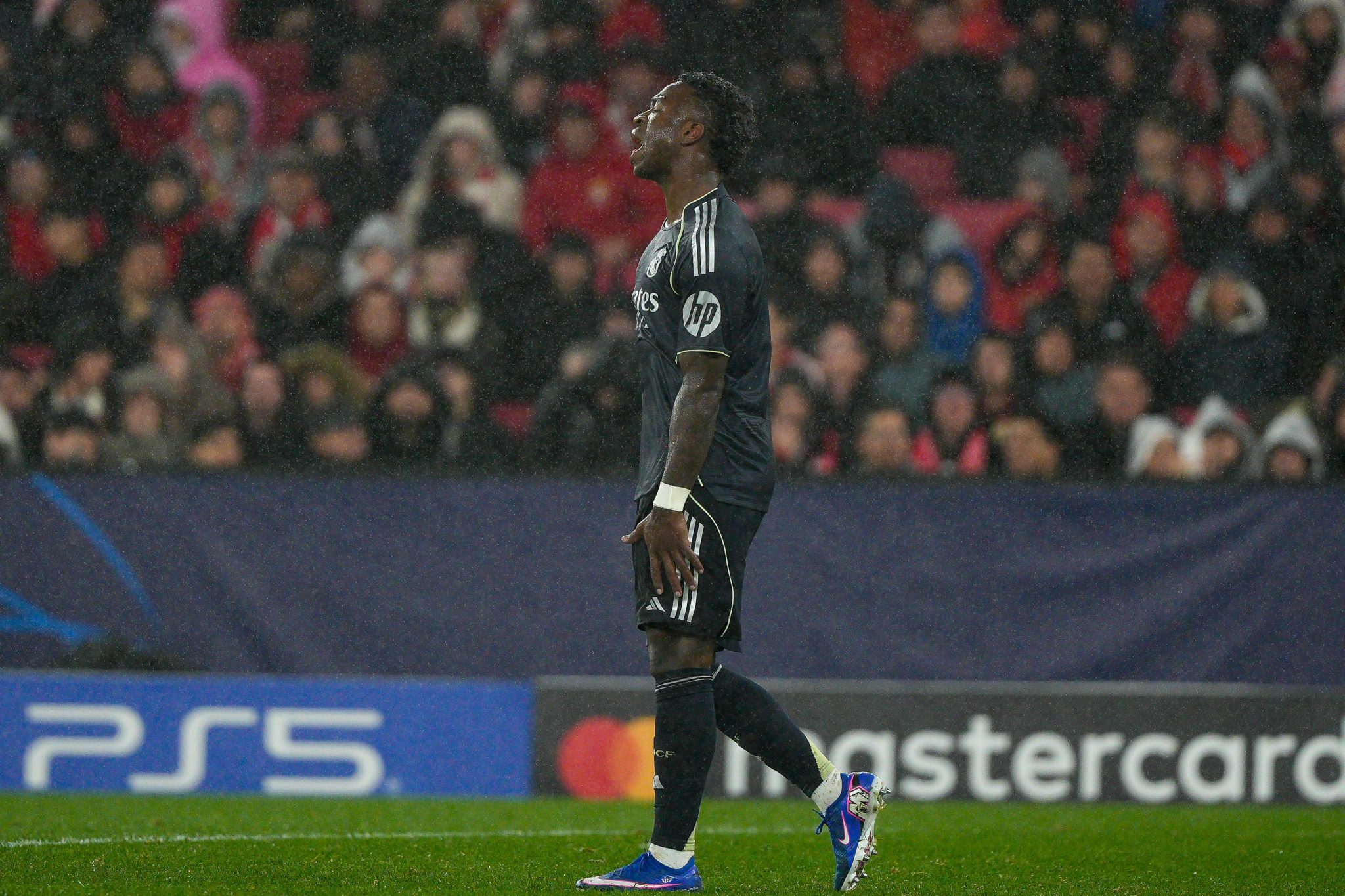Vinicius Jr. durante Benfica x Real Madrid (Foto: Imago)