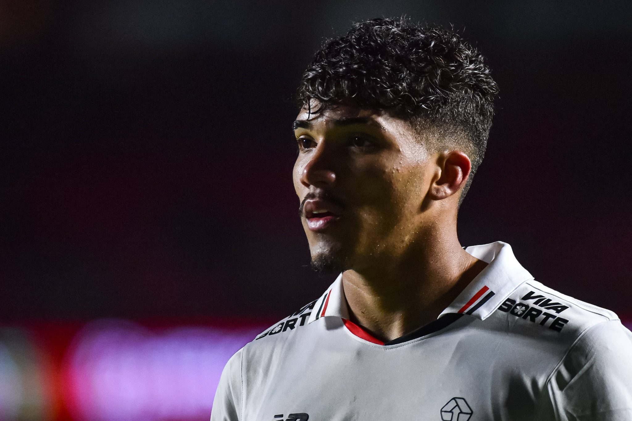 Por que William Gomes tentou &lsquo;treinar mal&rsquo; em peneira e n&atilde;o queria ir ao S&atilde;o Paulo