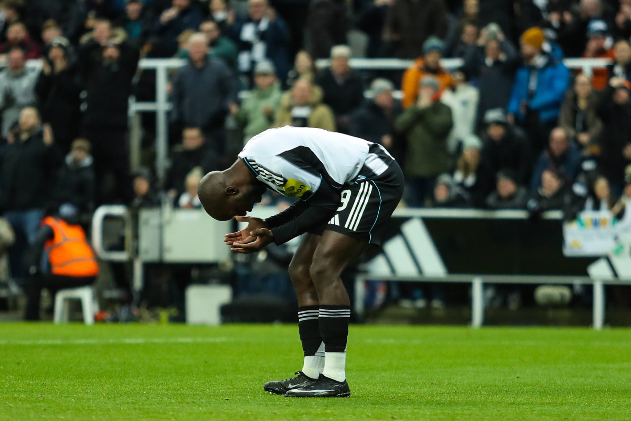 Wissa lamenta chance perdida em Newcastle x Manchester City