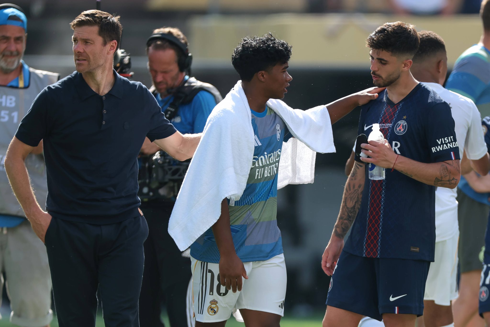 Endrick, Xabi Alonso  e Lucas Beraldo durante Mundial de Clubes (Foto: Imago)