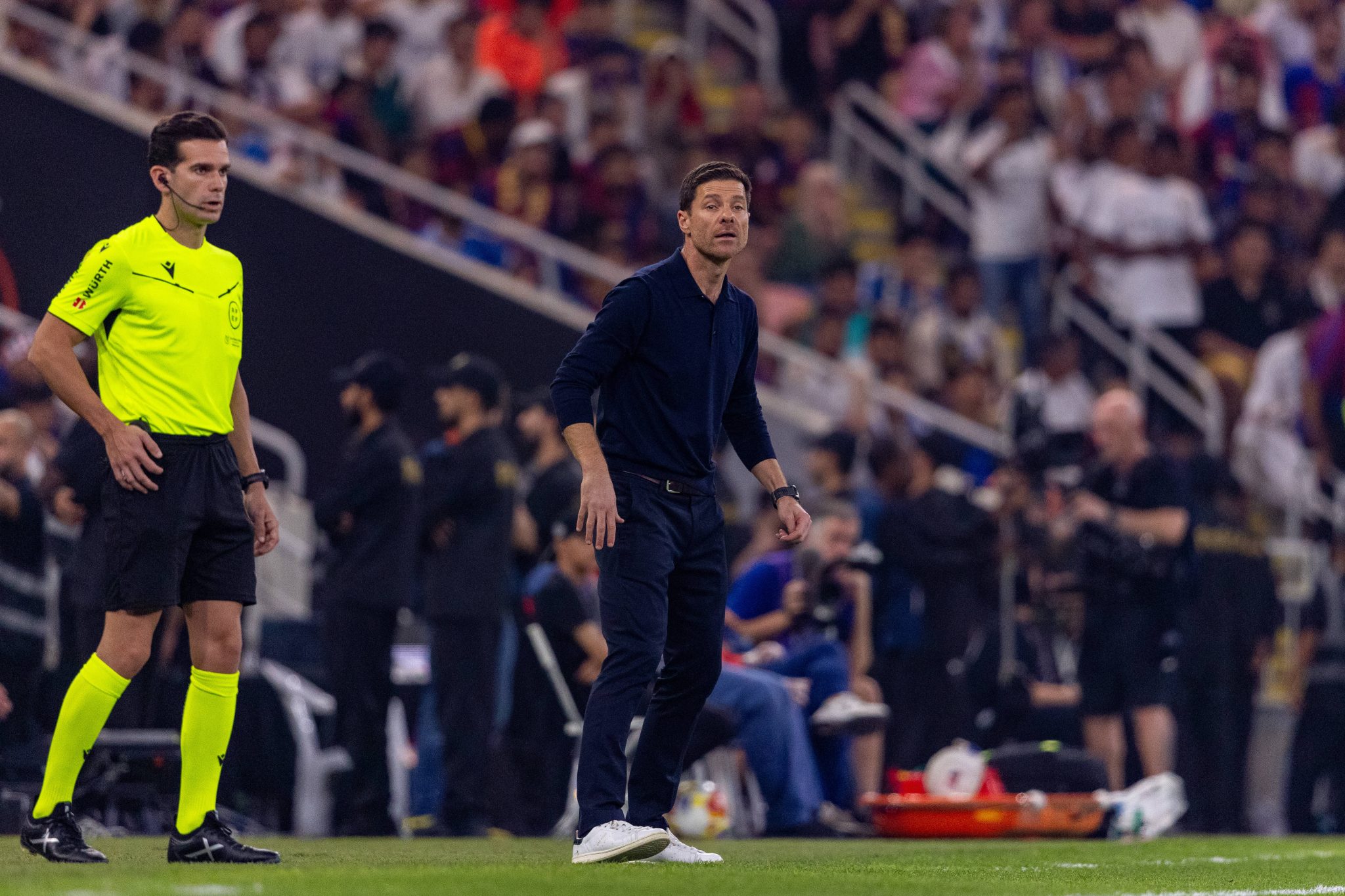 Xabi Alonso durante Barcelona 3 x 2 Real Madrid