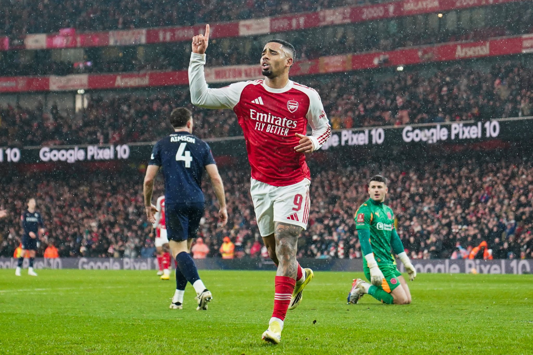 Gabriel Jesus ap&oacute;s marcar em Arsenal x Wigan