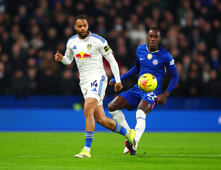 Chelsea x Leeds United em partida pela Premier League (Foto: Imago)