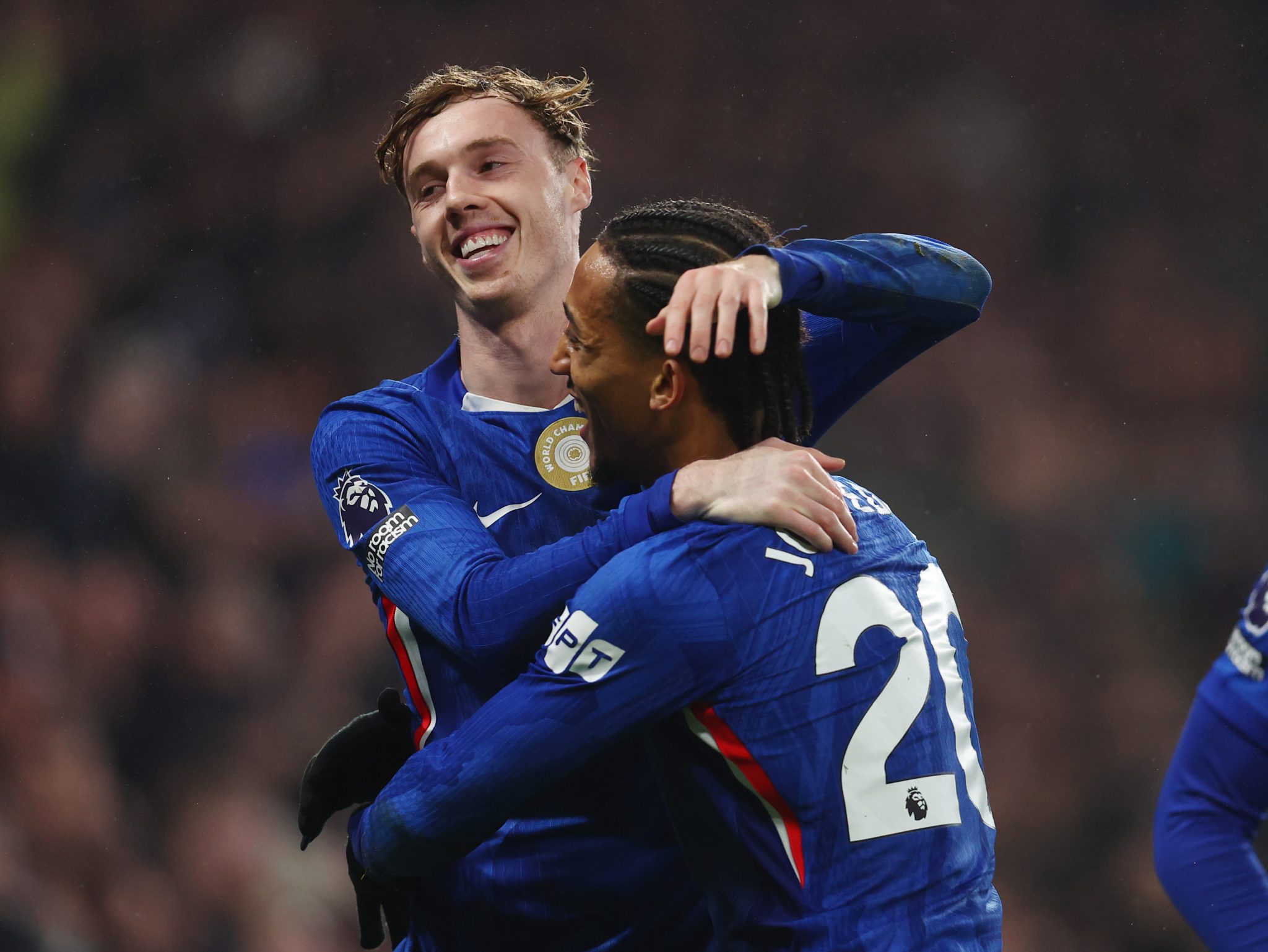 Cole Palmer e Jo&atilde;o Pedro pelo Chelsea (Foto: Imago)