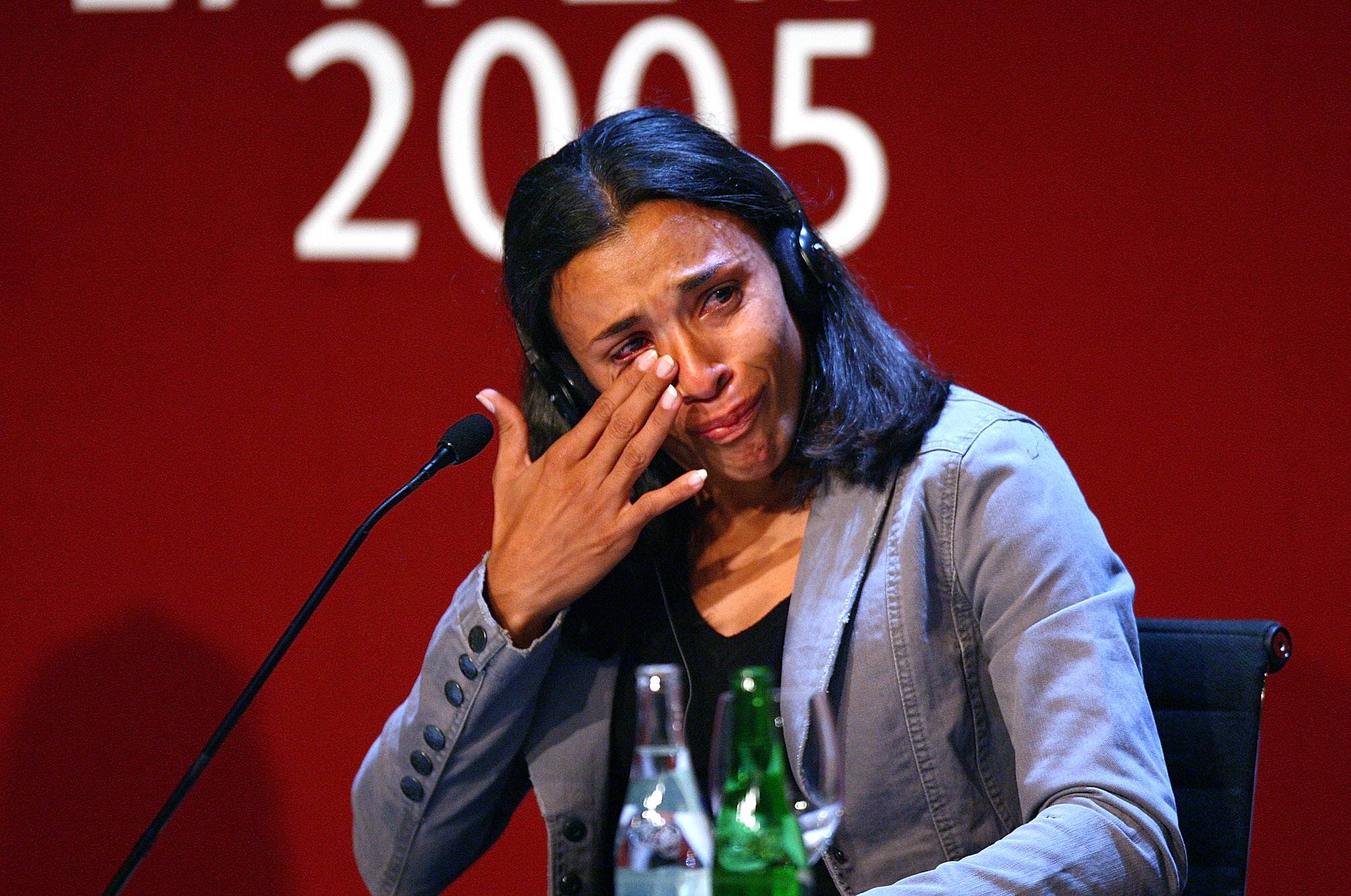 Marta emocionada em entrevista pelo Umea IK em 2005