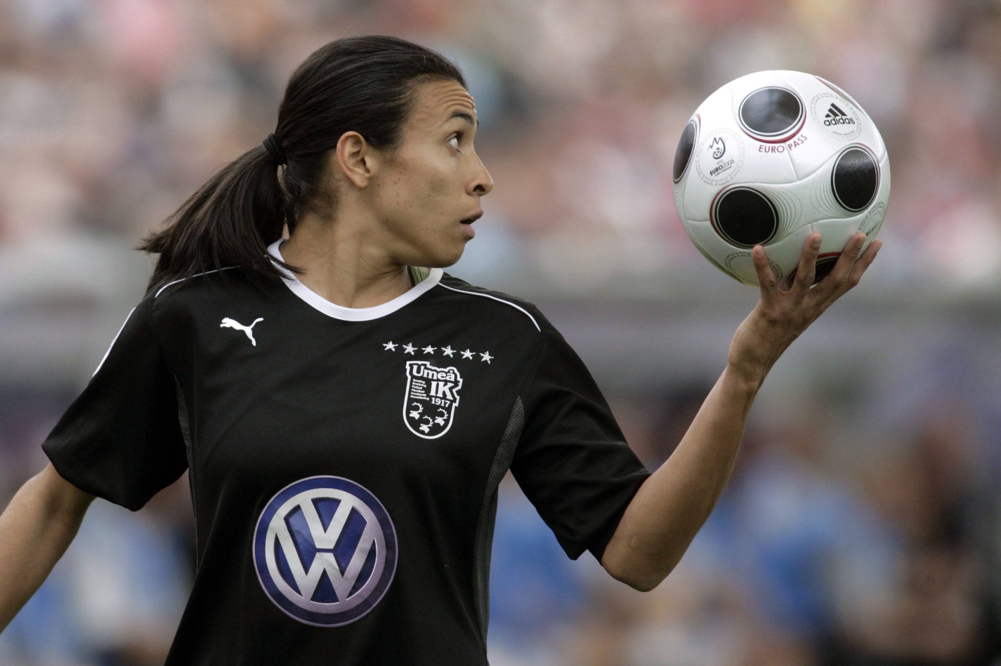 Marta em a&ccedil;&atilde;o pelo Umea IK