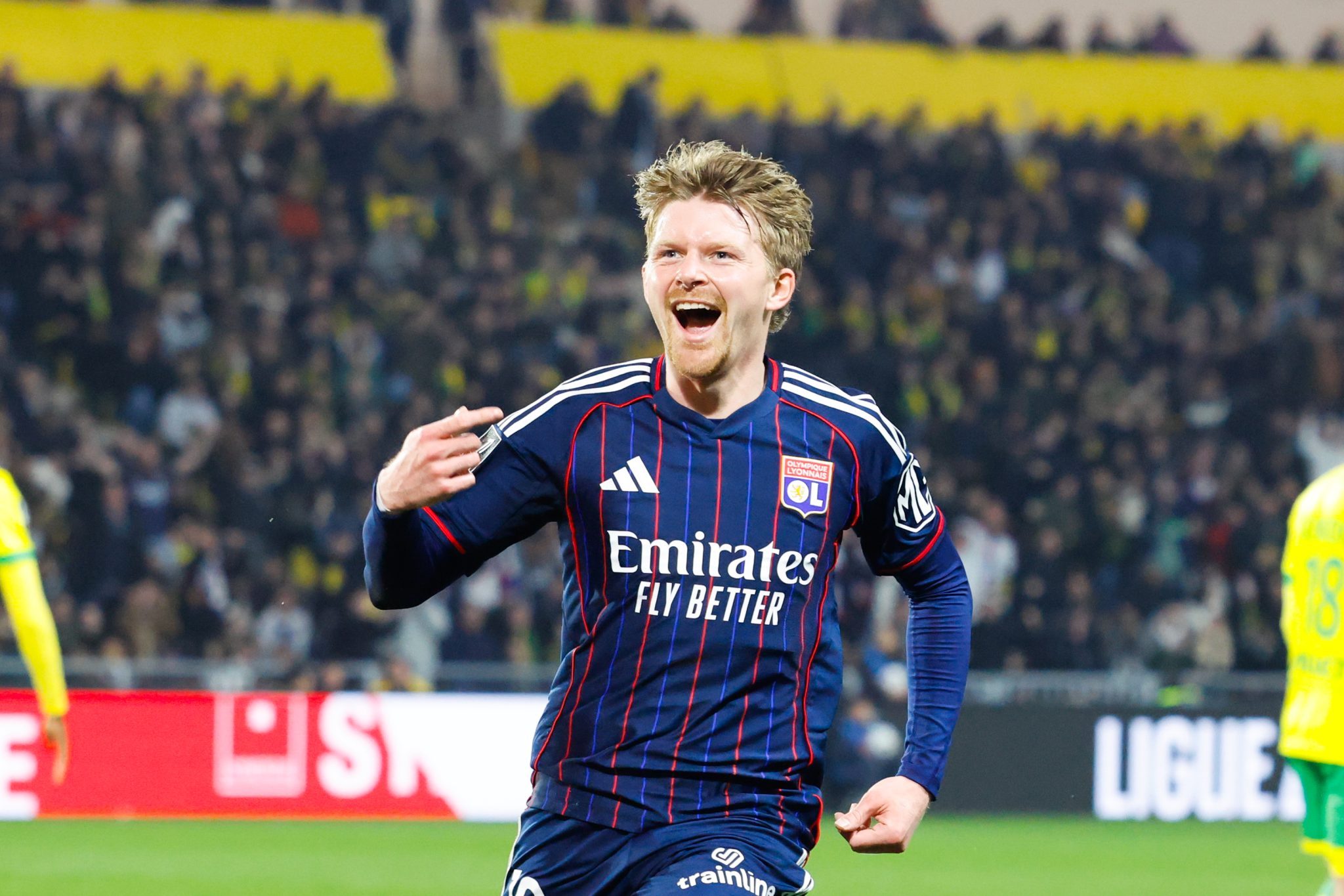 Pavel Sulc, jogador do Lyon, celebra gol